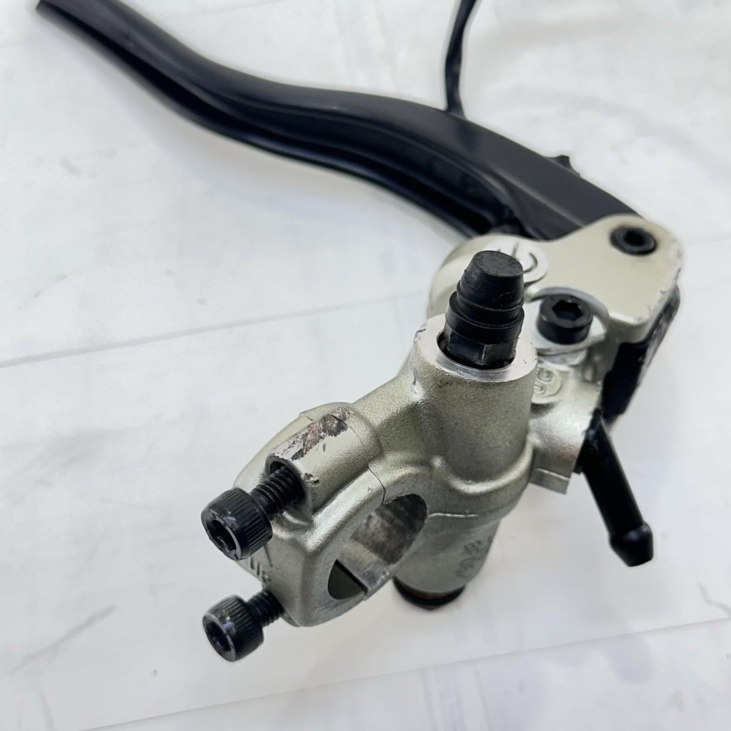 2016 - 2019 DUCATI 959 PANIGALE CLUTCH MASTER CYLINDER LEFT LEVER *DAMAGED*