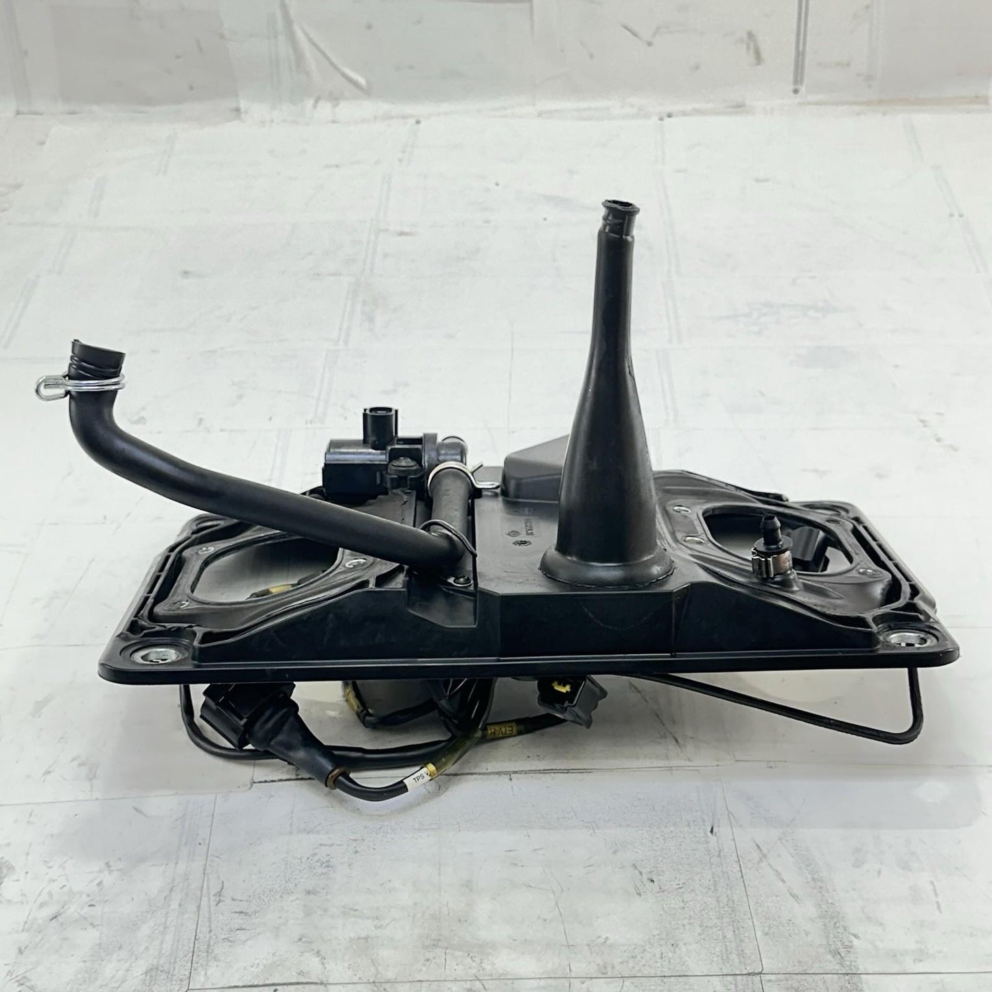 2016 - 2019 DUCATI 959 PANIGALE INJECTOR HARNESS & AIR BOX BASE THROTTLE BODY