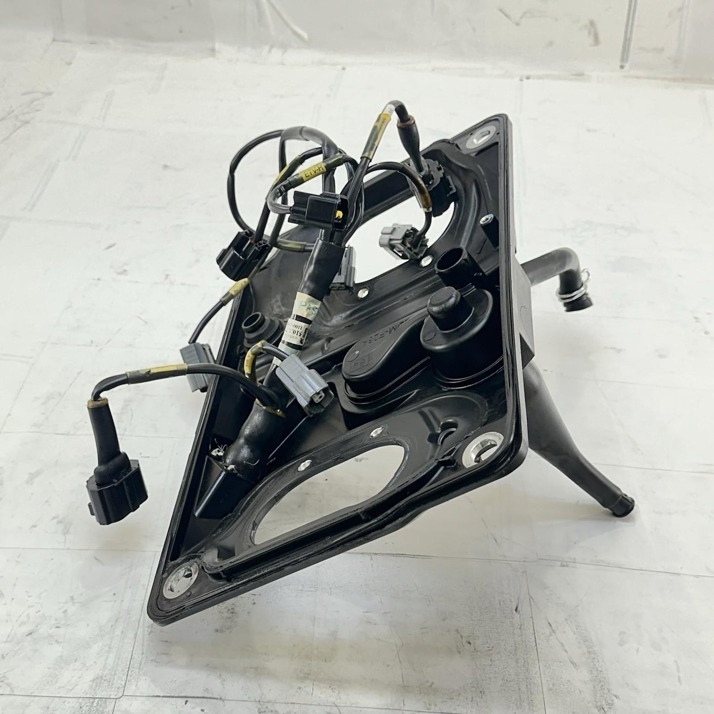 2016 - 2019 DUCATI 959 PANIGALE INJECTOR HARNESS & AIR BOX BASE THROTTLE BODY