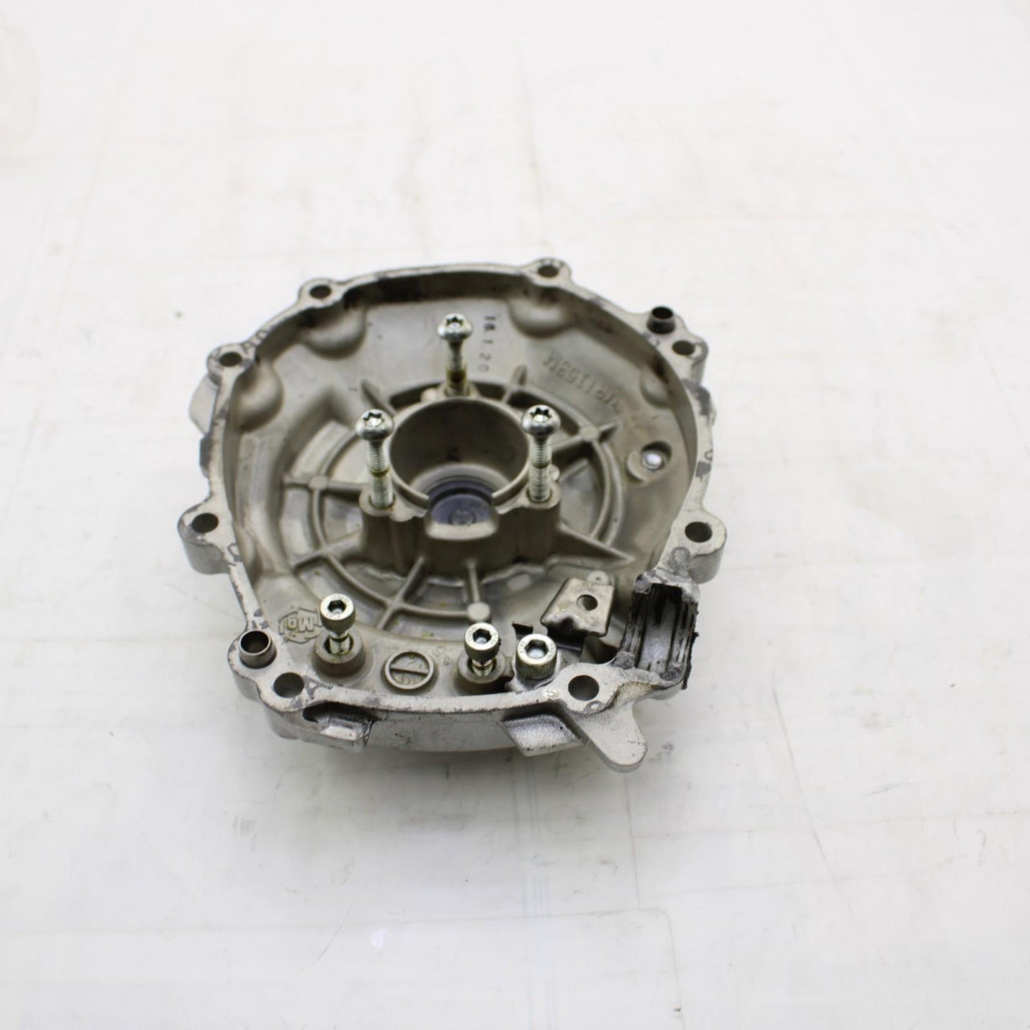 2015 - 2019 YAMAHA YZF R1 STATOR COVER MAGNETO ALTERNATOR GENERATOR SILVER MOTOR