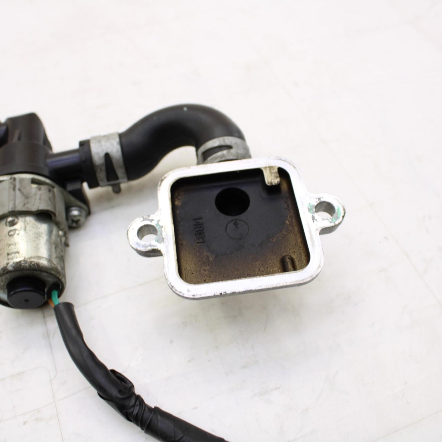 2015 - 2019 YAMAHA YZF R1 AIR SOLENOID W/ AIR INDUCTION SYSTEM ASSEMBLY