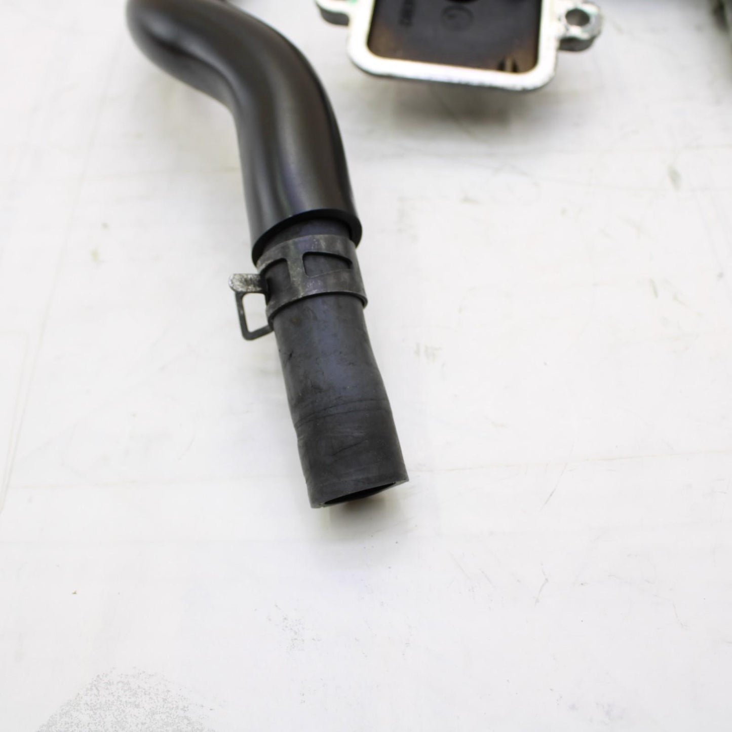 2015 - 2019 YAMAHA YZF R1 AIR SOLENOID W/ AIR INDUCTION SYSTEM ASSEMBLY