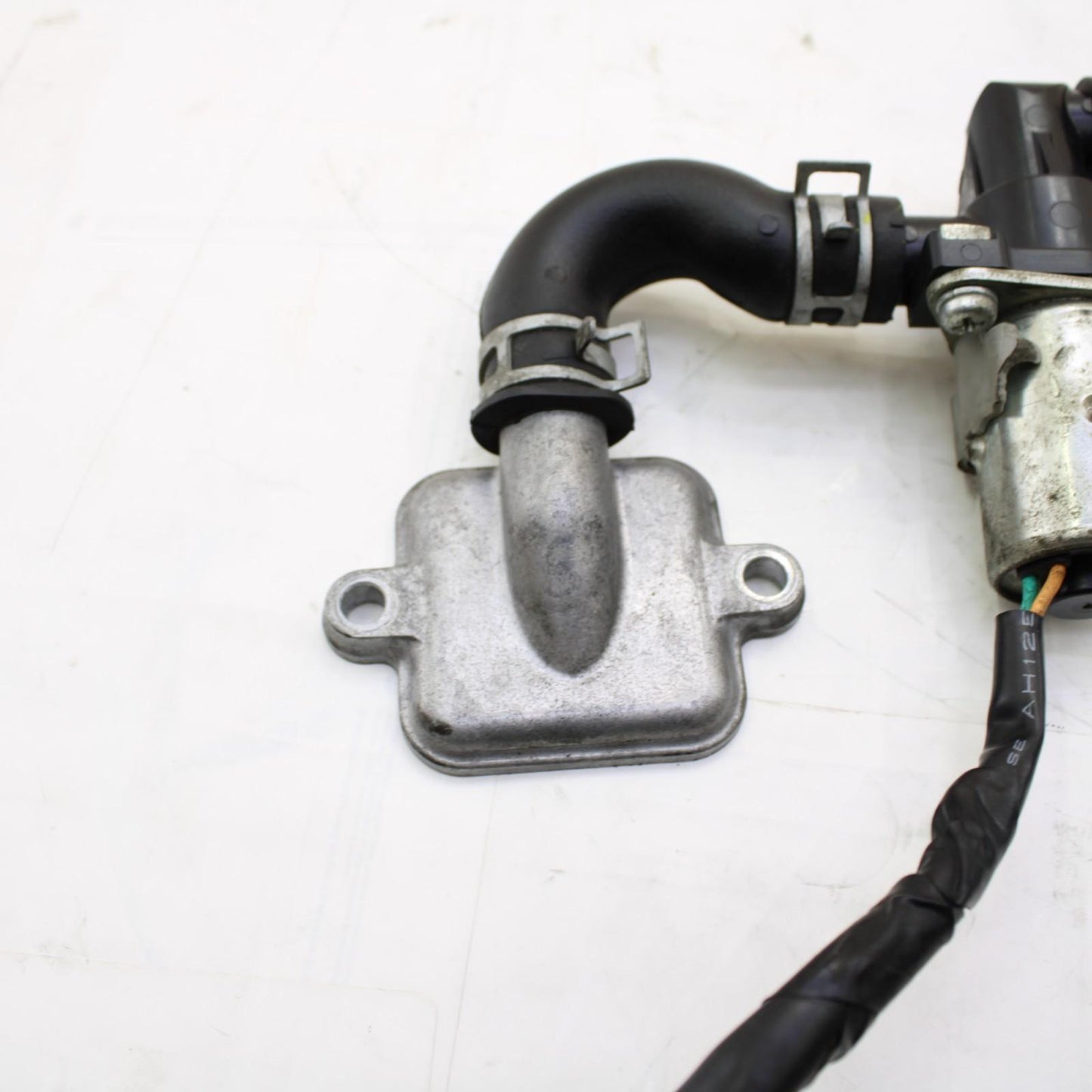 2015 - 2019 YAMAHA YZF R1 AIR SOLENOID W/ AIR INDUCTION SYSTEM ASSEMBLY