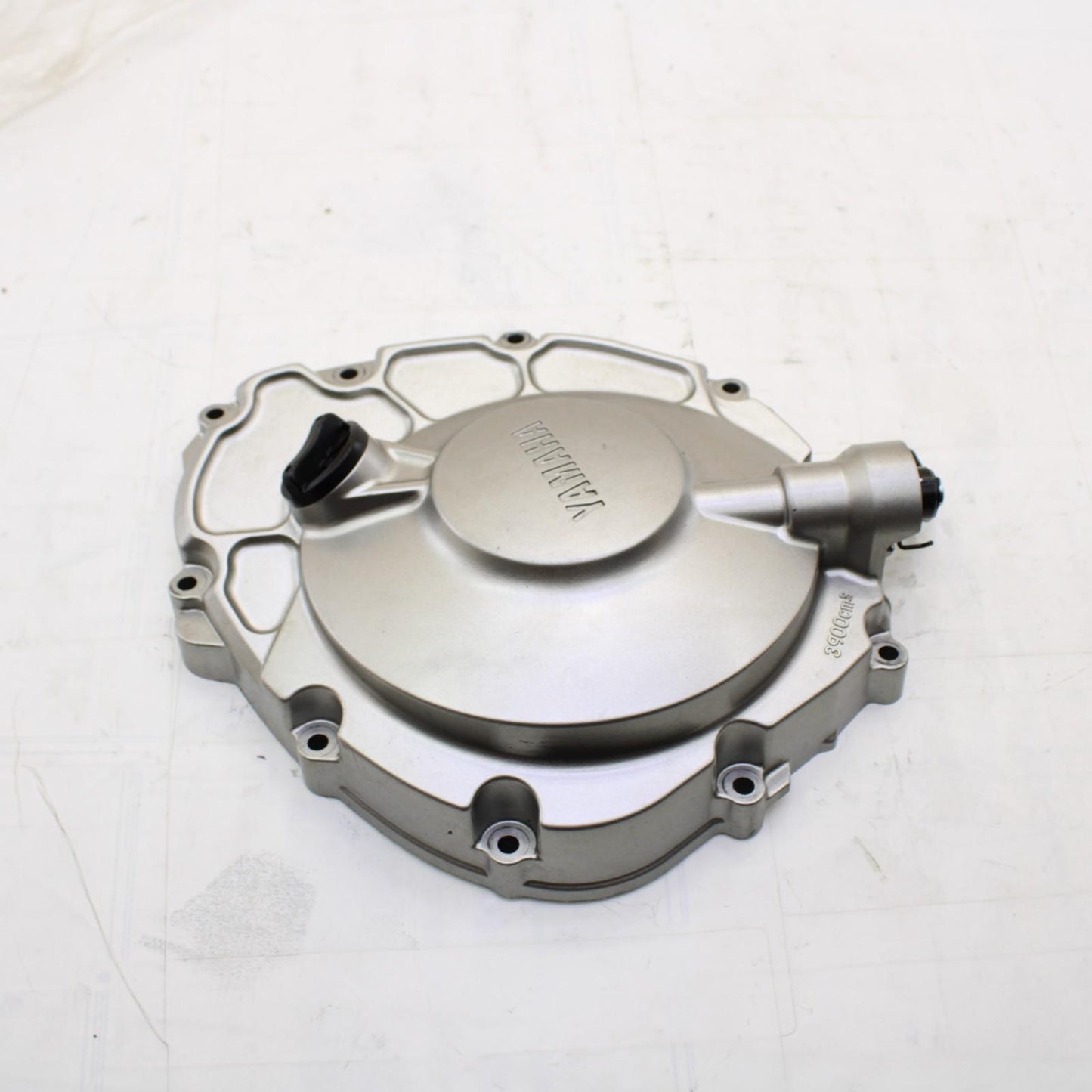 2015 - 2019 YAMAHA YZF R1 CLUTCH COVER ENGINE MOTOR RIGHT SIDE SILVER STOCK