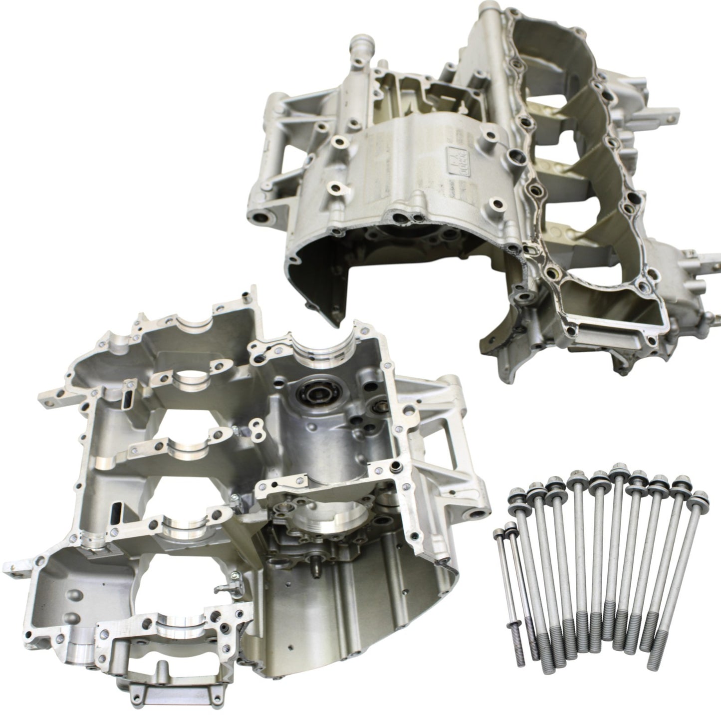 2015 - 2019 YAMAHA YZF R1 CRANKCASE ENGINE BLOCK SILVER CRANK CASE STOCK