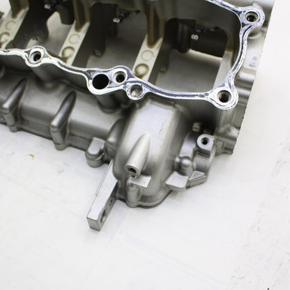 2015 - 2019 YAMAHA YZF R1 CRANKCASE ENGINE BLOCK SILVER CRANK CASE STOCK