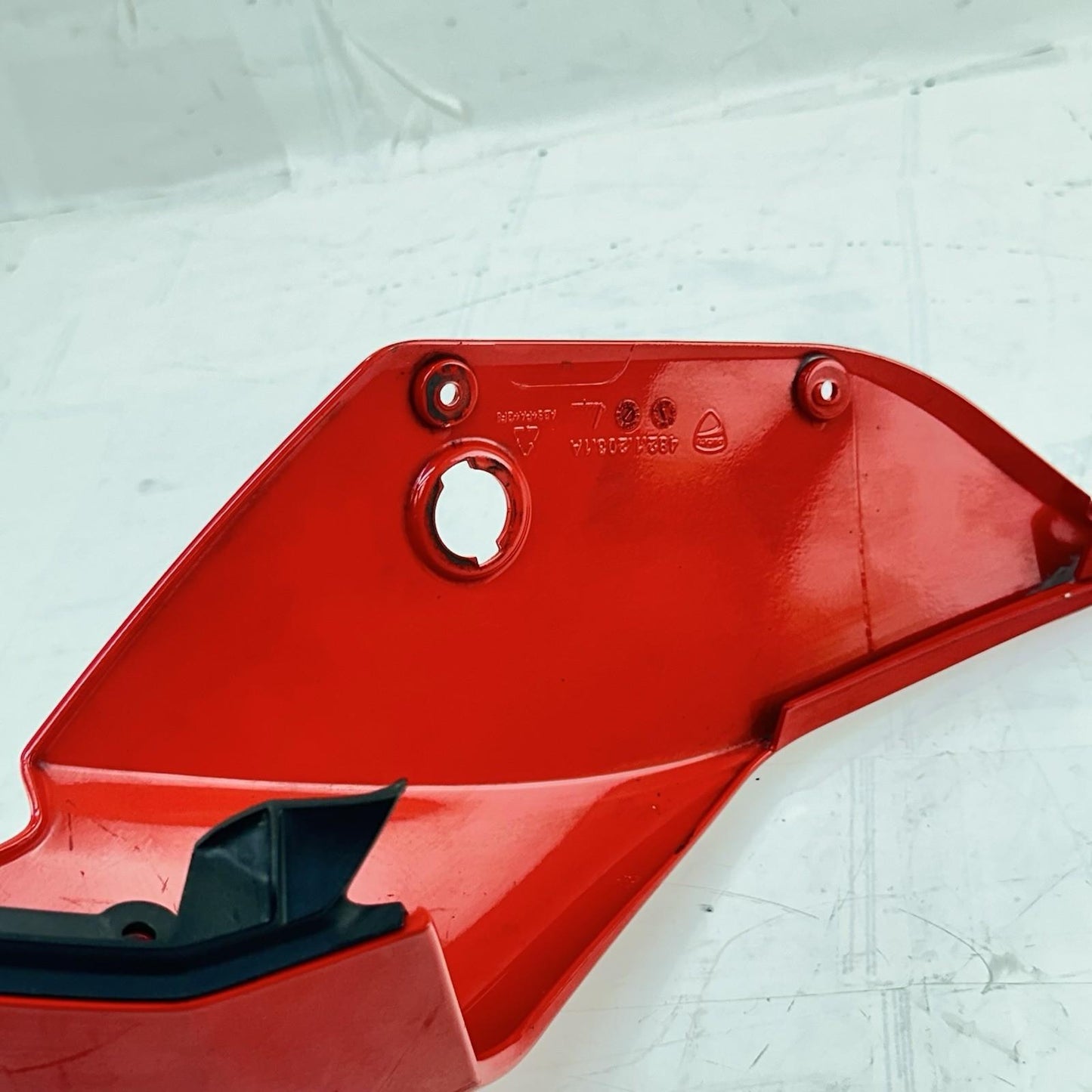 2016 - 2019 DUCATI 959 PANIGALE REAR TAIL FAIRING RIGHT BACK COWL PLASTIC RED
