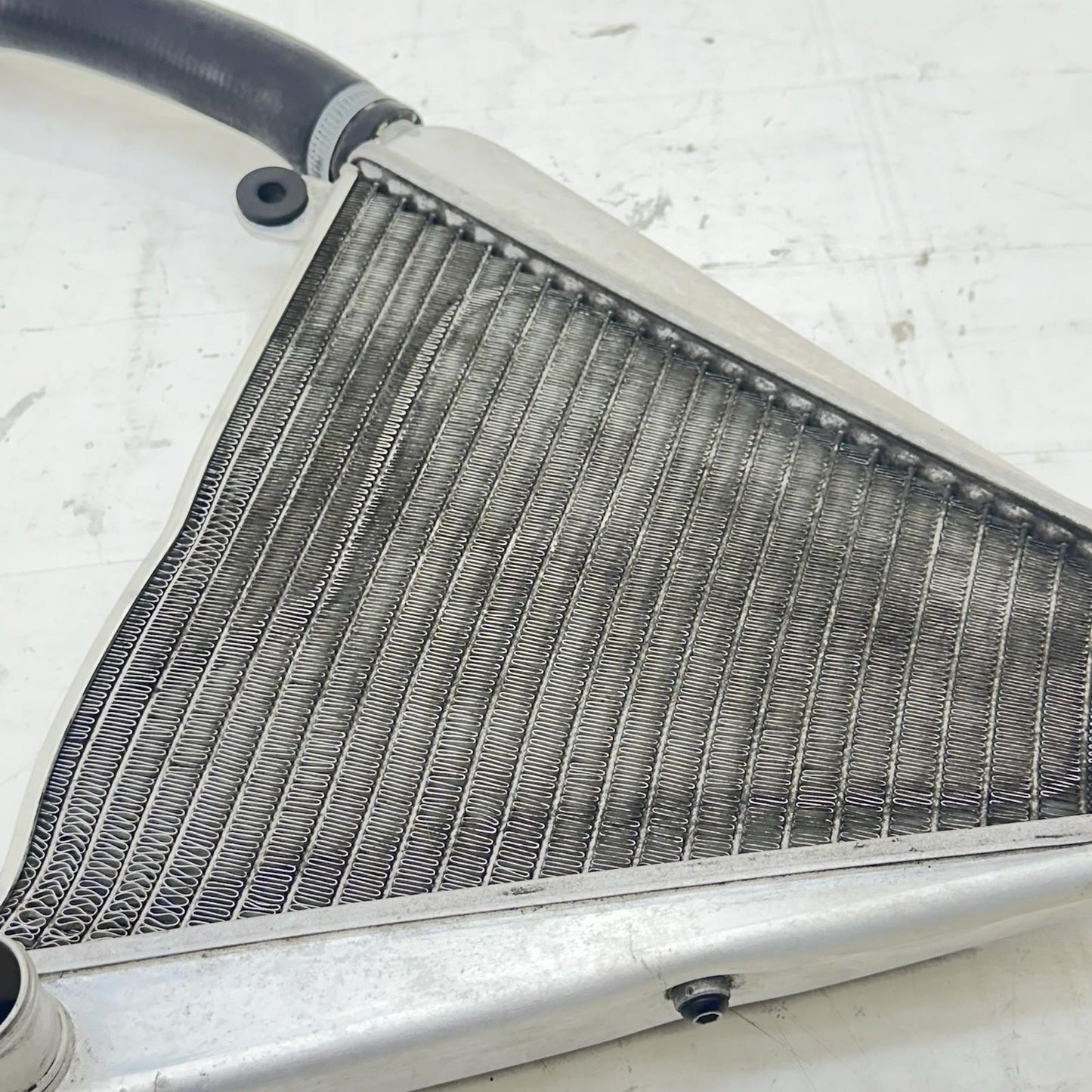 2016 - 2019 DUCATI 959 PANIGALE LOWER RADIATOR ENGINE OIL COOLER MOTOR *BENT*