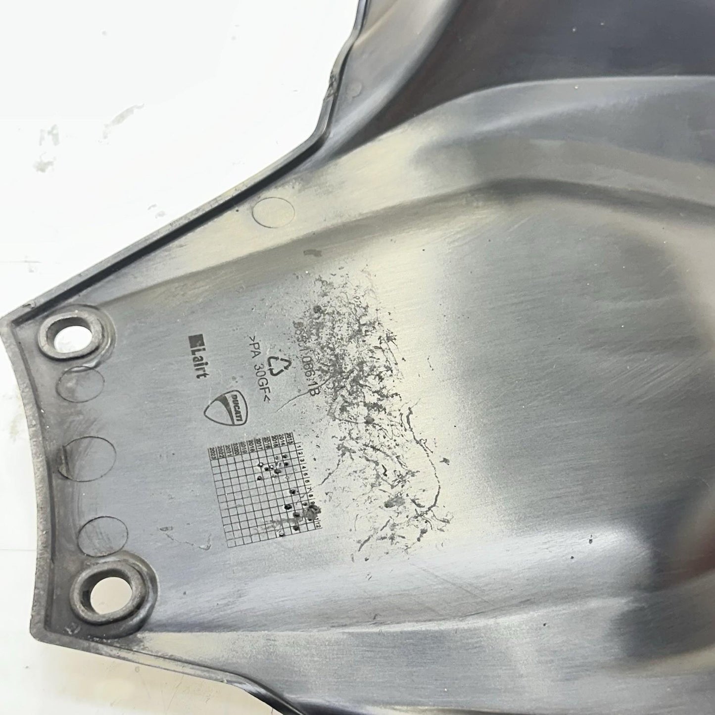 2016 - 2019 DUCATI 959 PANIGALE REAR WHEEL FENDER BACK TIRE HUGGER PLASTIC COVER