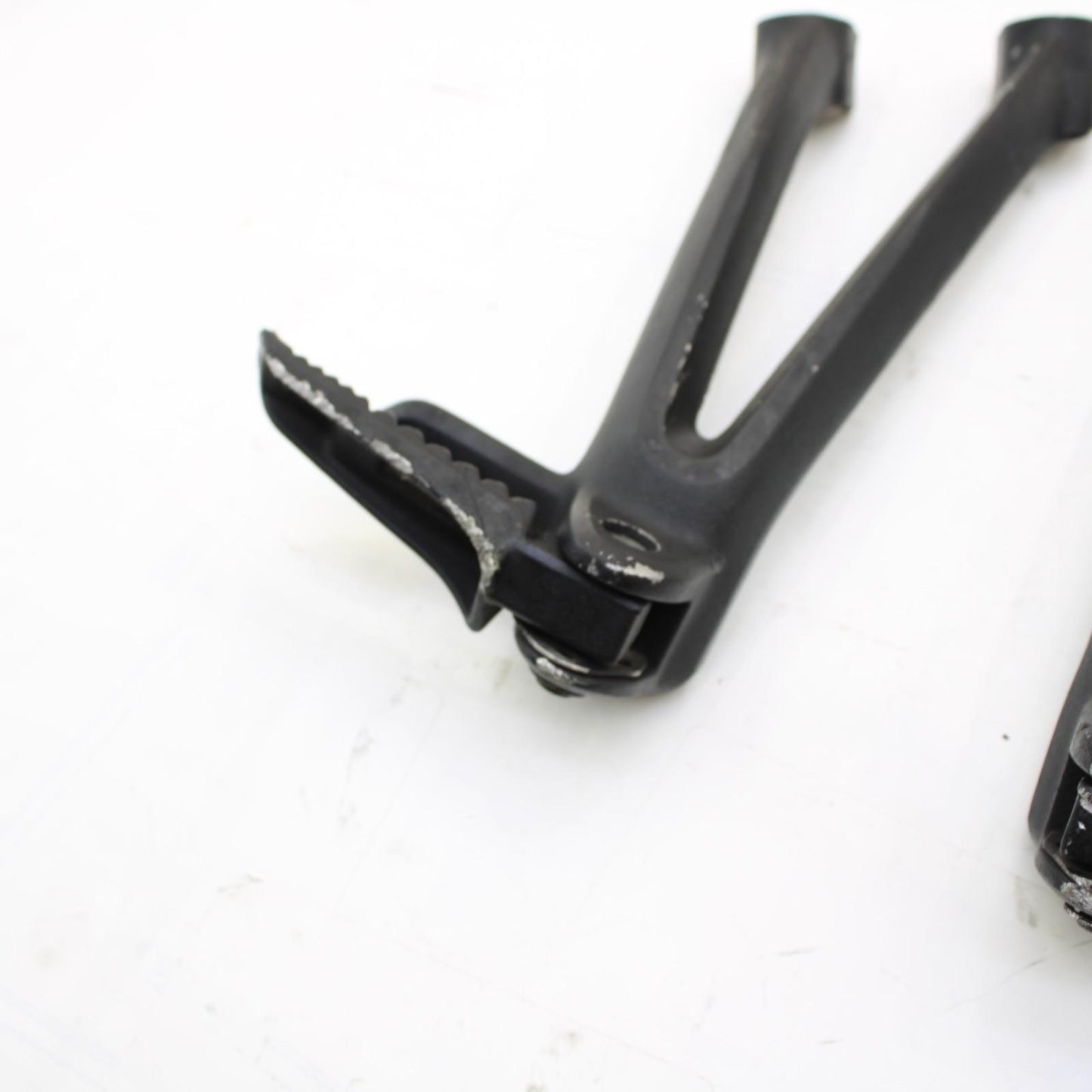 2006 2007 SUZUKI GSXR600 GSXR750 PASSENGER PEGS Rear Foot Peg Bracket Left Right