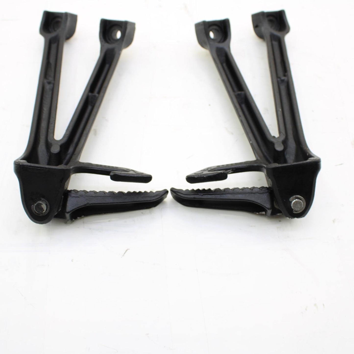 2006 2007 SUZUKI GSXR600 GSXR750 PASSENGER PEGS Rear Foot Peg Bracket Left Right