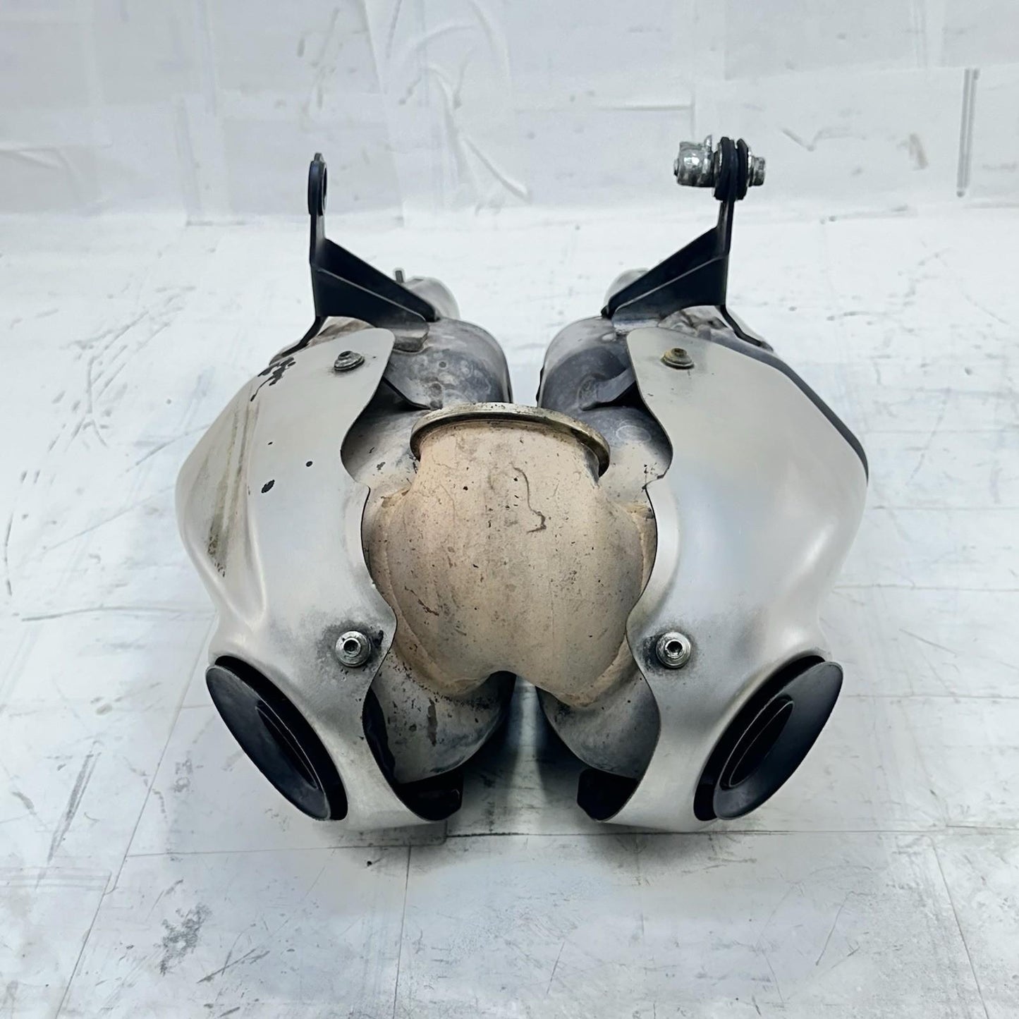 2016 - 2019 DUCATI PANIGALE 959 EXHAUST MUFFLER PIPE SLIP ON SILENCER *DENTED*