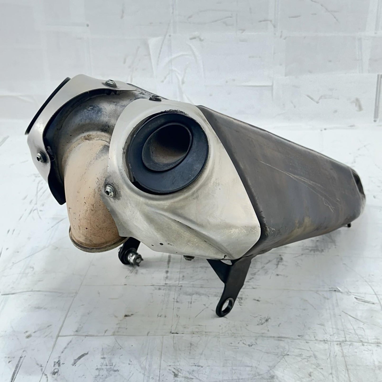 2016 - 2019 DUCATI PANIGALE 959 EXHAUST MUFFLER PIPE SLIP ON SILENCER *DENTED*