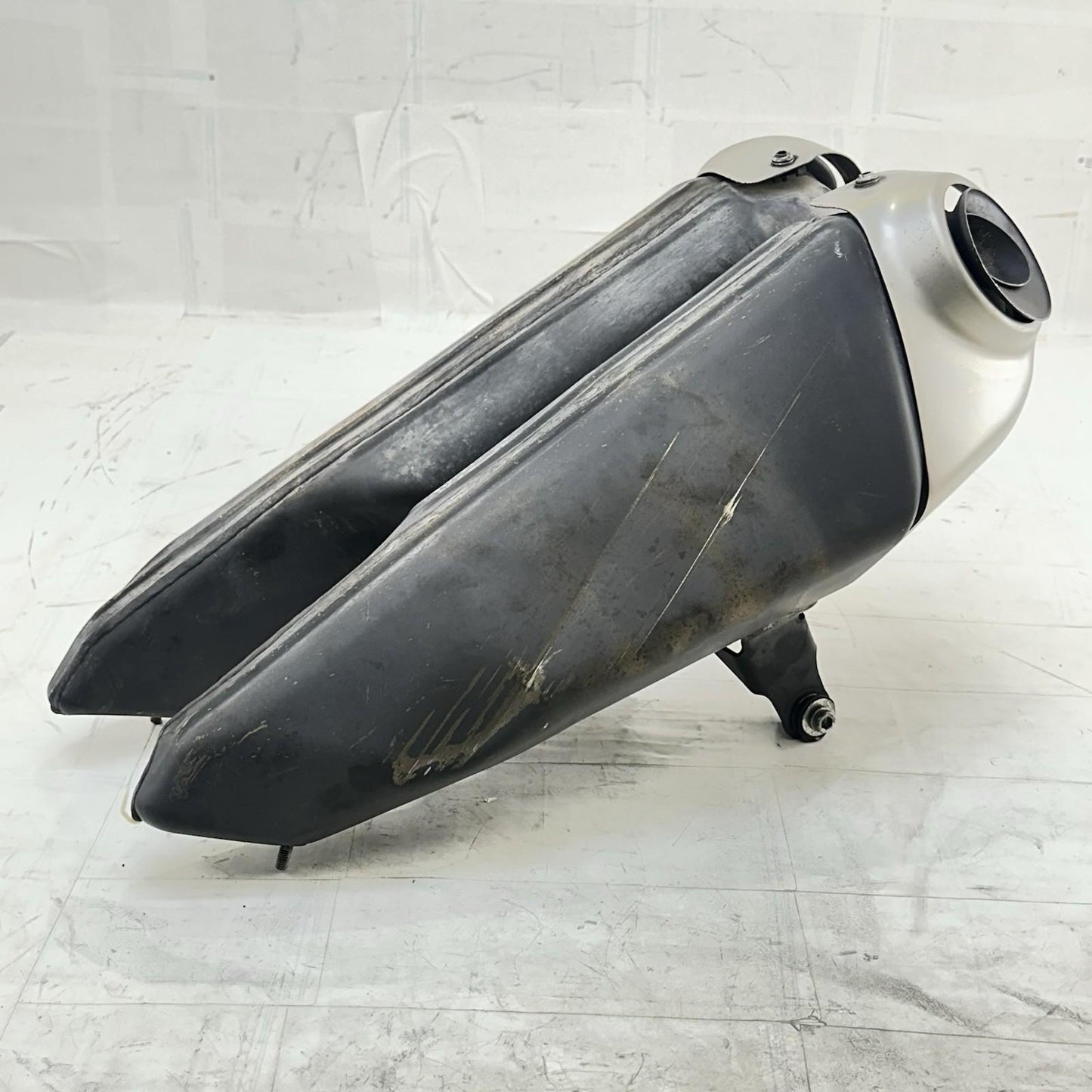 2016 - 2019 DUCATI PANIGALE 959 EXHAUST MUFFLER PIPE SLIP ON SILENCER *DENTED*