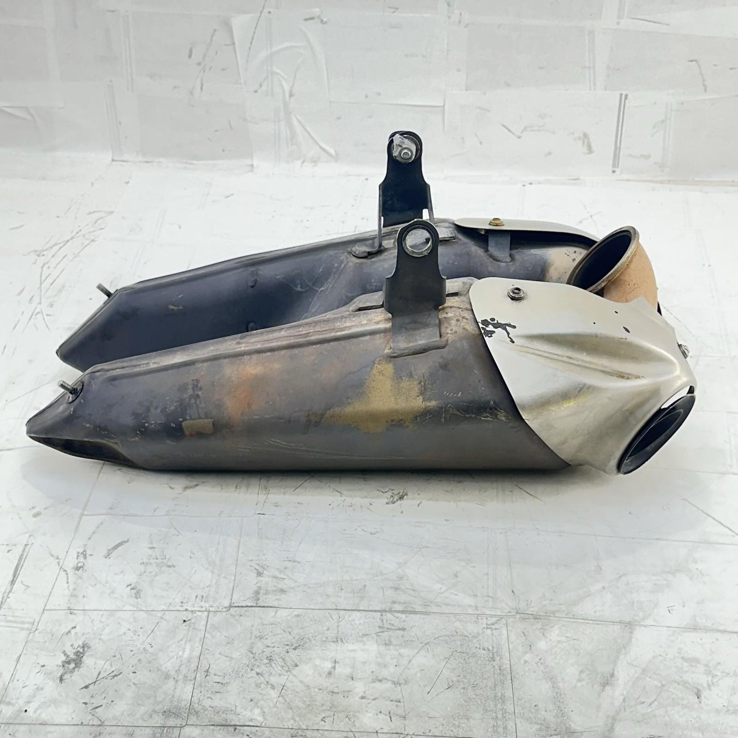 2016 - 2019 DUCATI PANIGALE 959 EXHAUST MUFFLER PIPE SLIP ON SILENCER *DENTED*