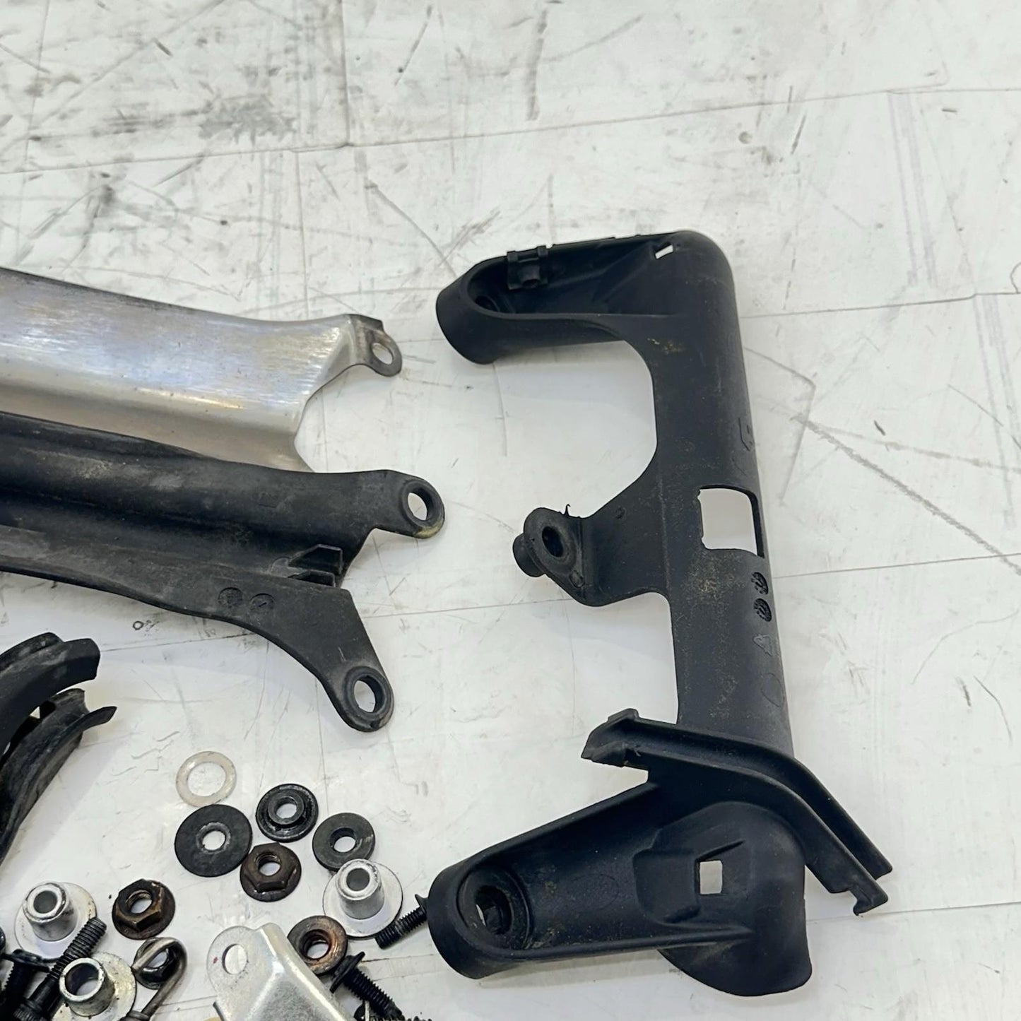 2016 - 2019 DUCATI PANIGALE 959 PARTS BOLTS NUTS SCREWS HARDWARE MOUNTS BRACKETS