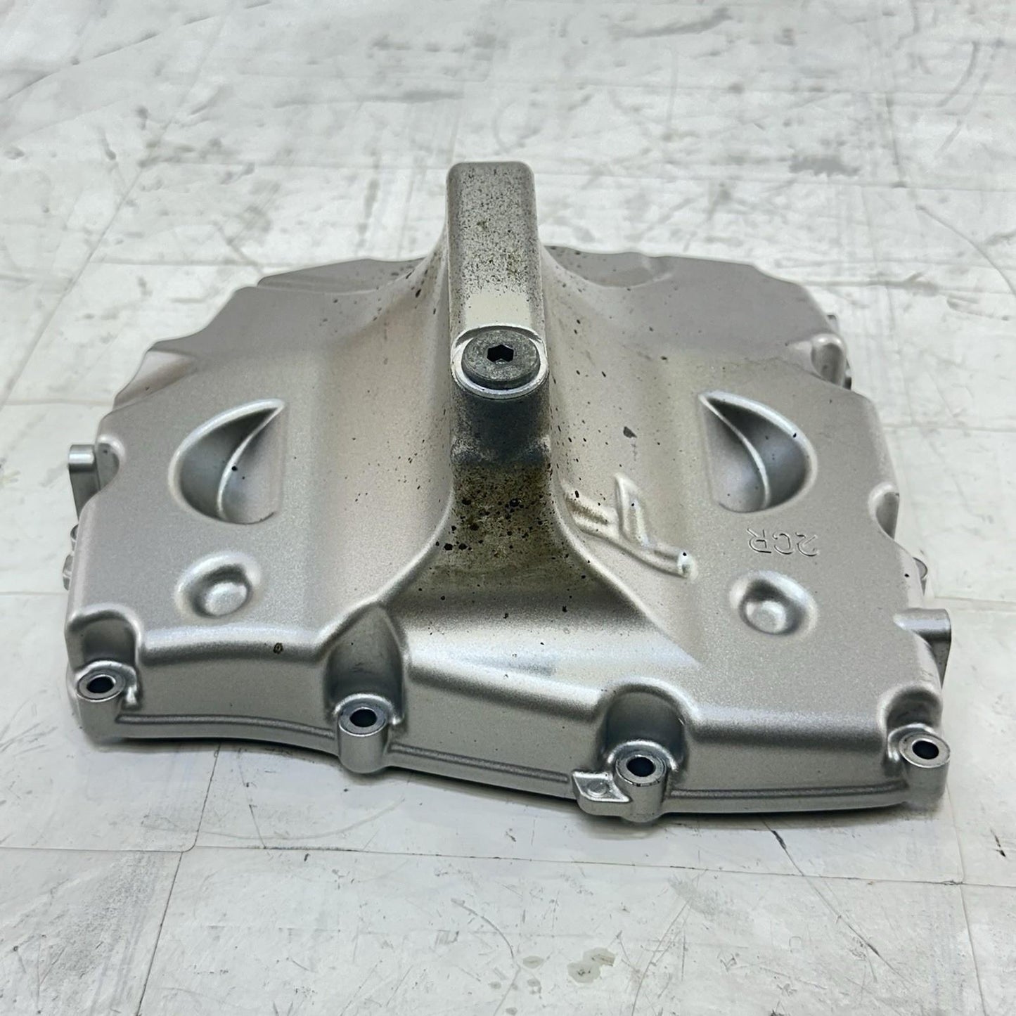 2016 - 2019 YAMAHA YZF R1 OIL PAN ENGINE BELLY MOTOR BOTTOM TRAY RESERVOIR SUMP