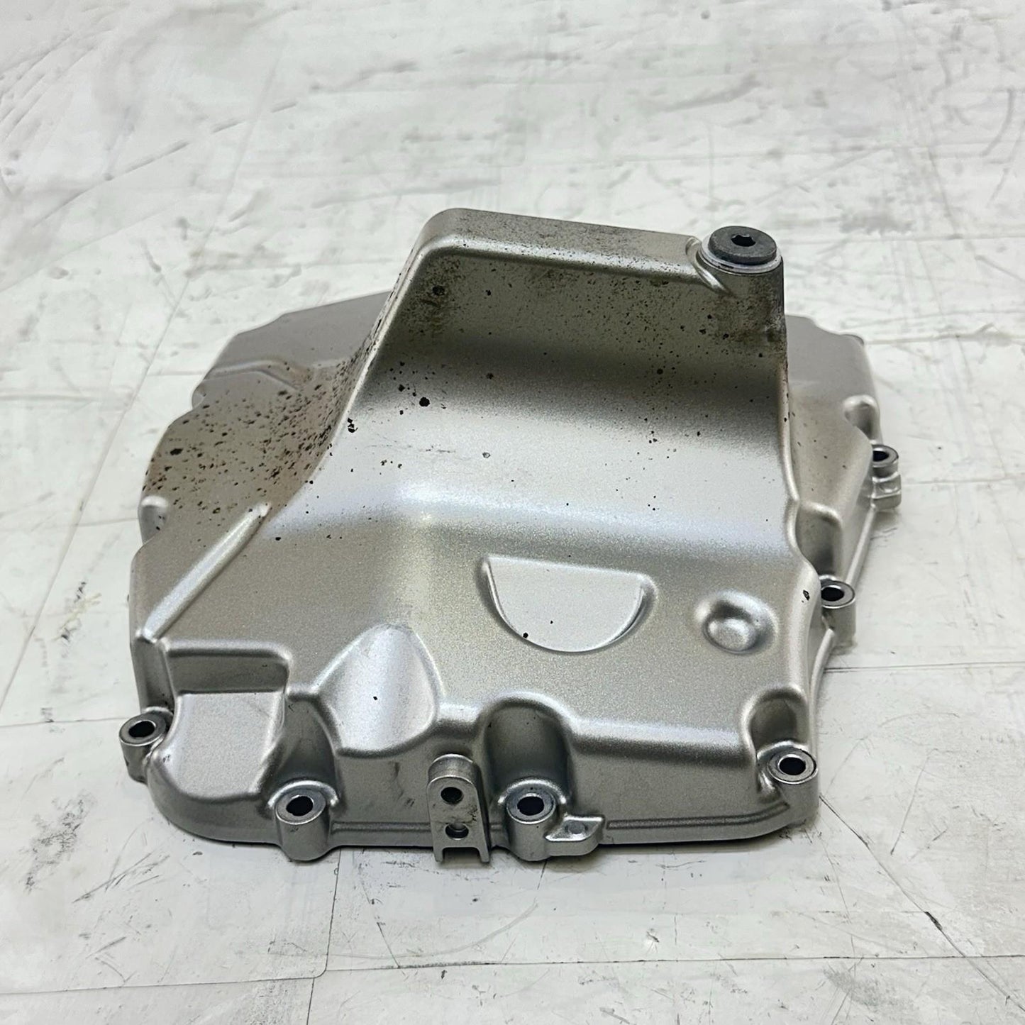 2016 - 2019 YAMAHA YZF R1 OIL PAN ENGINE BELLY MOTOR BOTTOM TRAY RESERVOIR SUMP