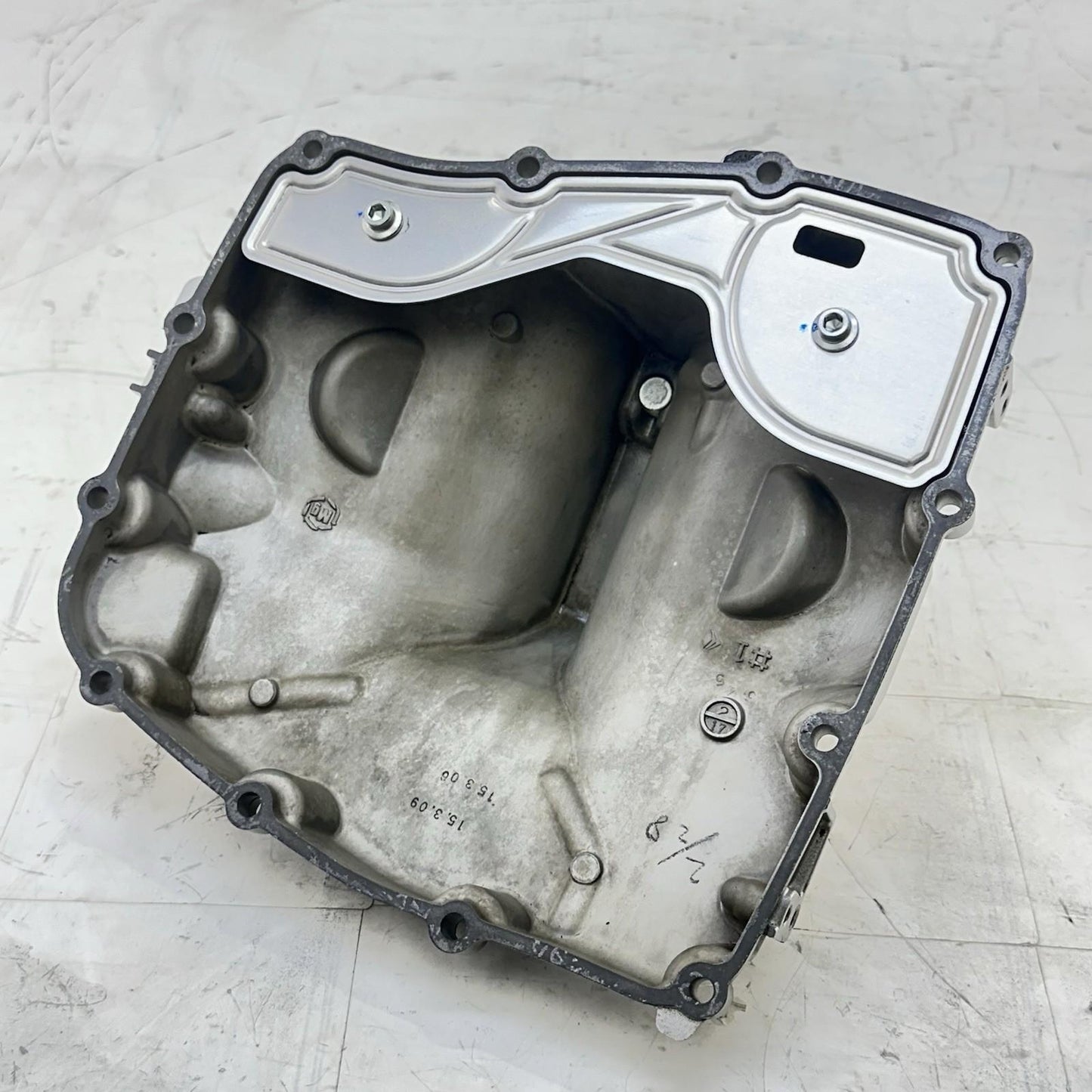 2016 - 2019 YAMAHA YZF R1 OIL PAN ENGINE BELLY MOTOR BOTTOM TRAY RESERVOIR SUMP