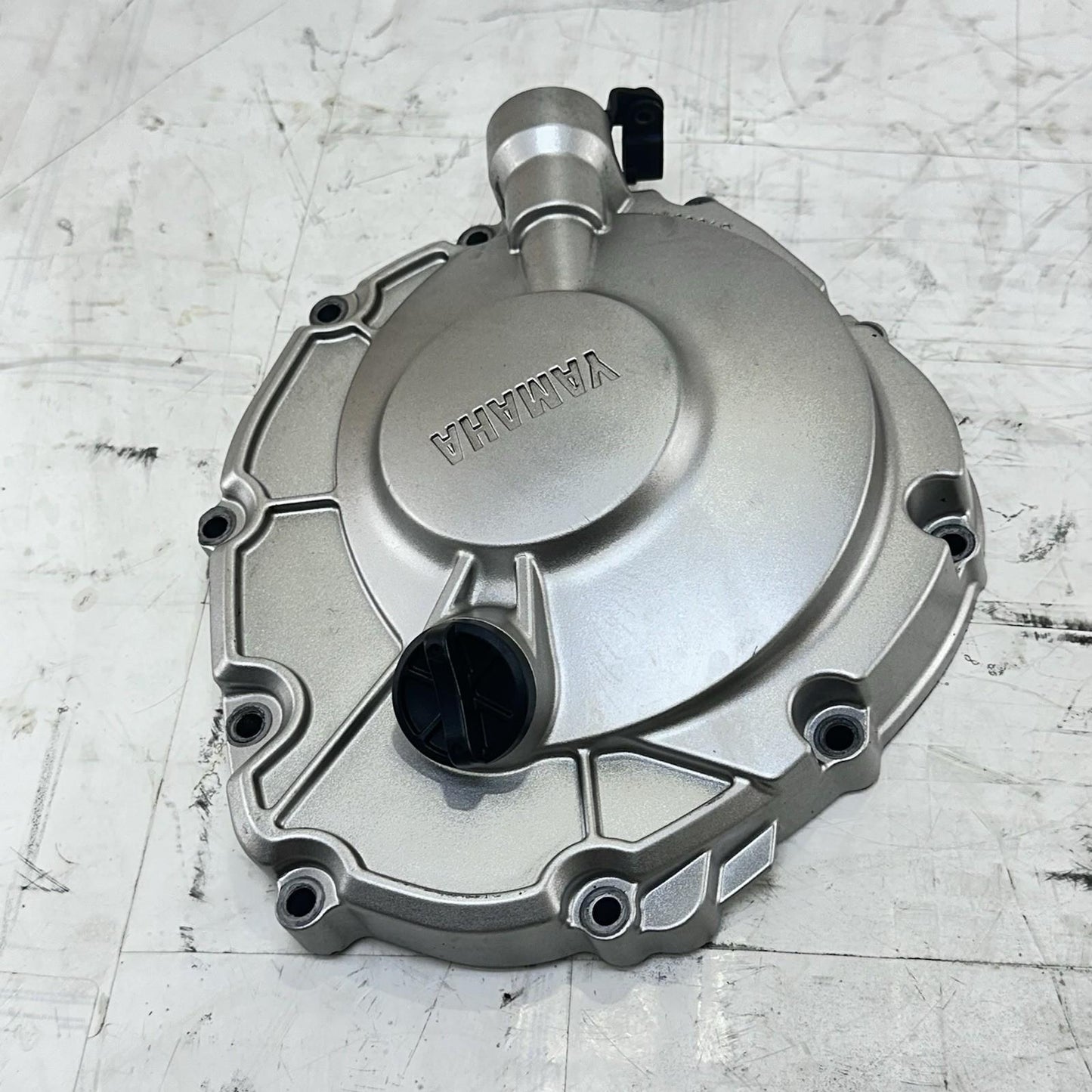 2016 - 2019 YAMAHA YZF R1 CLUTCH COVER SIDE ENGINE MOTOR TRIM PANEL BOLTS STOCK