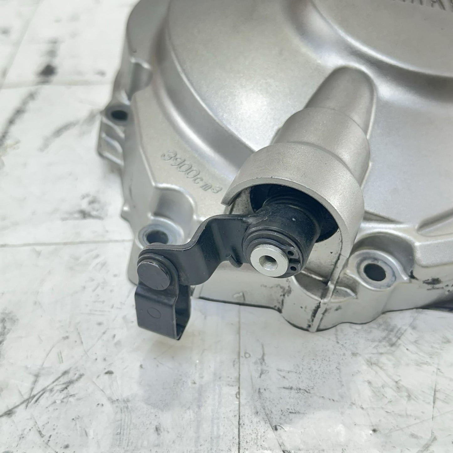 2016 - 2019 YAMAHA YZF R1 CLUTCH COVER SIDE ENGINE MOTOR TRIM PANEL BOLTS STOCK