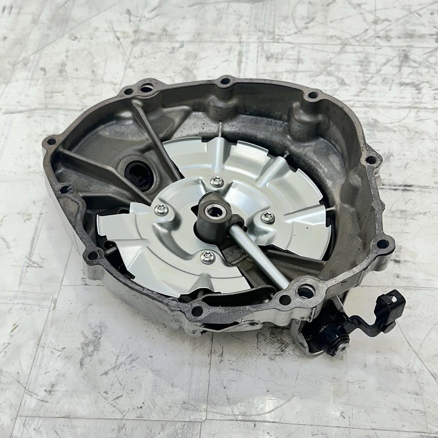 2016 - 2019 YAMAHA YZF R1 CLUTCH COVER SIDE ENGINE MOTOR TRIM PANEL BOLTS STOCK