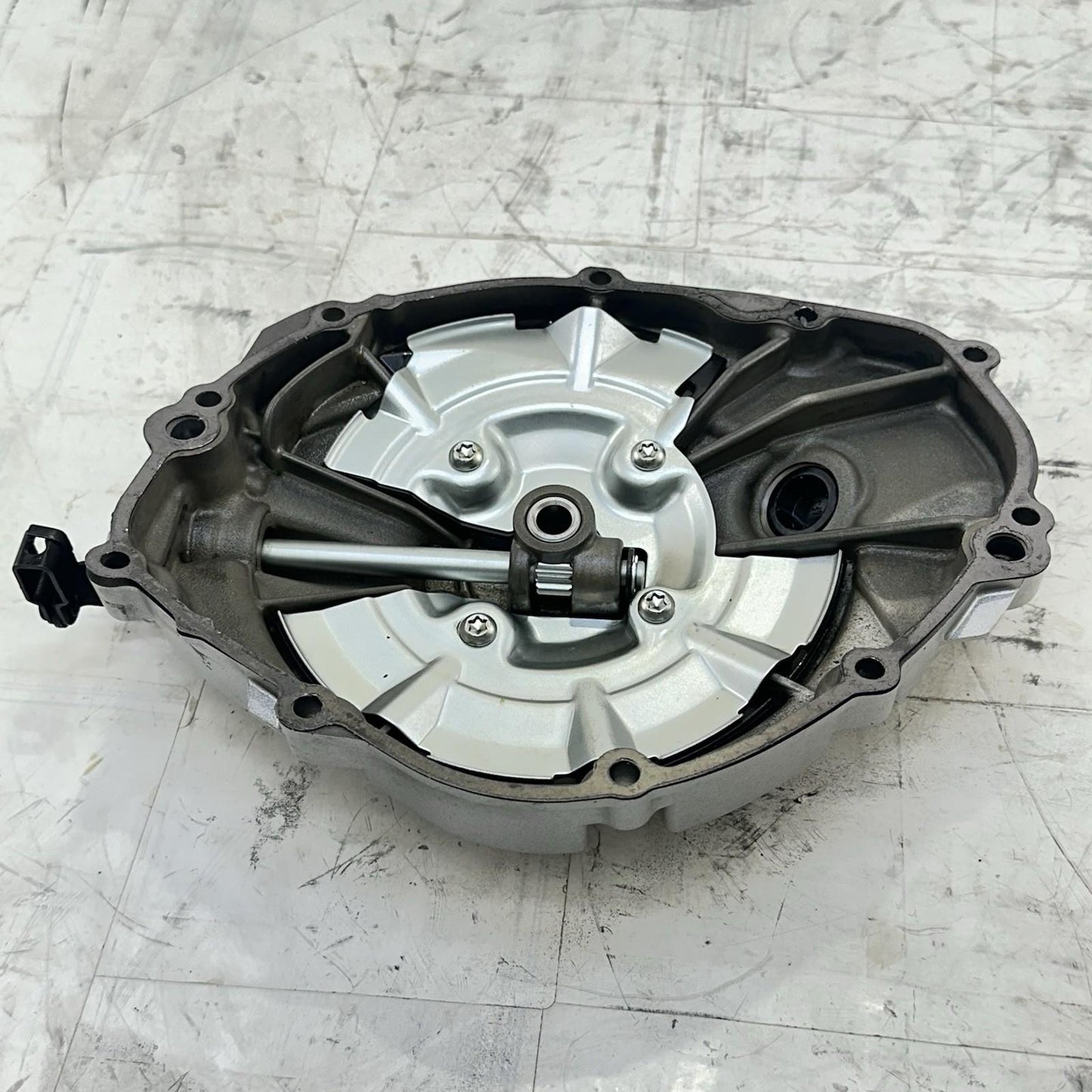 2016 - 2019 YAMAHA YZF R1 CLUTCH COVER SIDE ENGINE MOTOR TRIM PANEL BOLTS STOCK