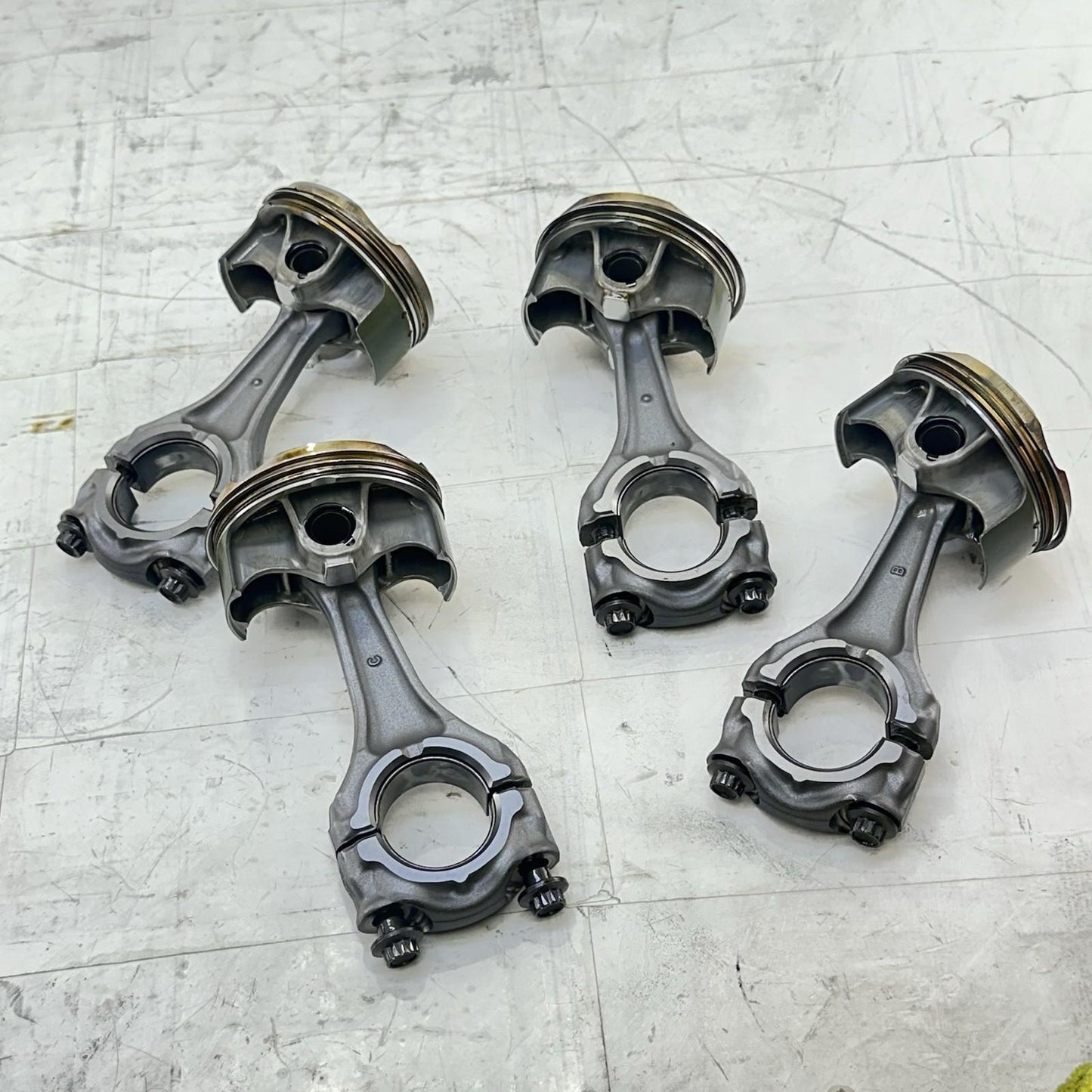 2016 - 2019 YAMAHA YZF R1 PISTONS CONNECTING RODS ENGINE MOTOR SET STOCK