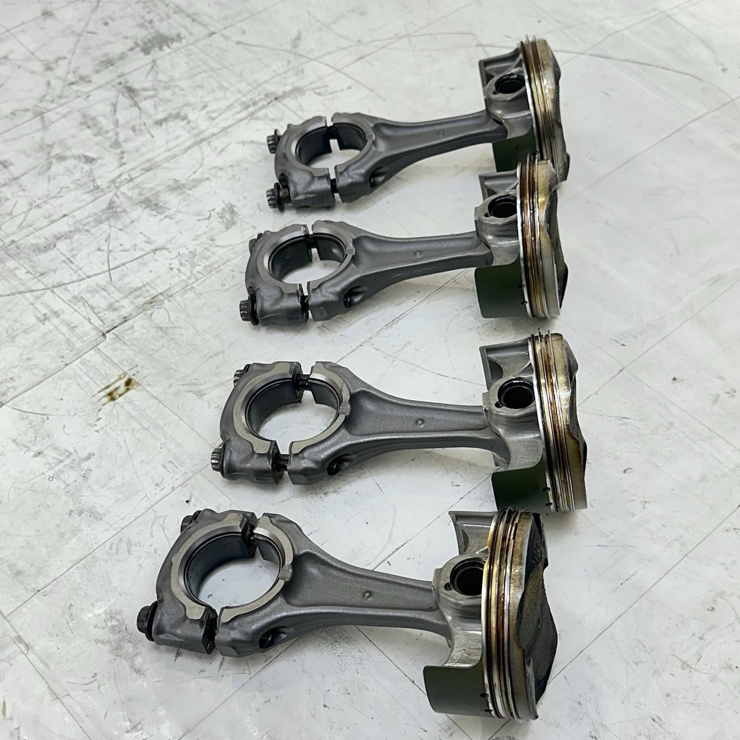 2016 - 2019 YAMAHA YZF R1 PISTONS CONNECTING RODS ENGINE MOTOR SET STOCK