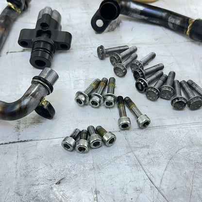 2016 - 2019 YAMAHA YZF R1 OIL PUMP PIPES LINES HARDWARE MOUNTING BOLTS SCREWS