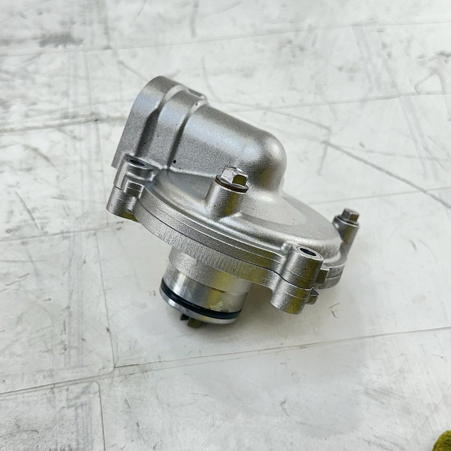 2016 - 2019 YAMAHA YZF R1 WATER PUMP MOTOR COOLANT SENDING UNIT ENGINE COOLER