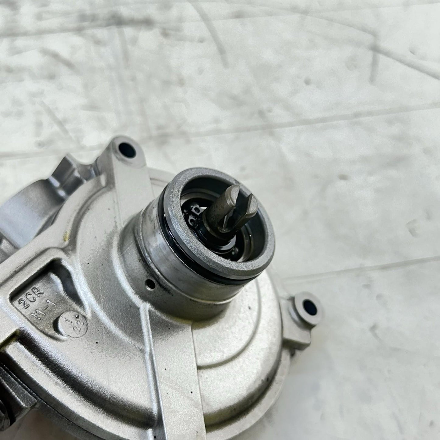 2016 - 2019 YAMAHA YZF R1 WATER PUMP MOTOR COOLANT SENDING UNIT ENGINE COOLER