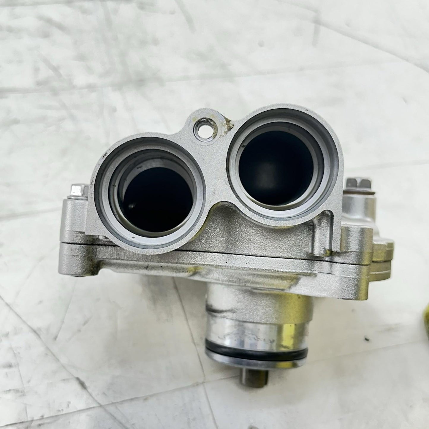 2016 - 2019 YAMAHA YZF R1 WATER PUMP MOTOR COOLANT SENDING UNIT ENGINE COOLER