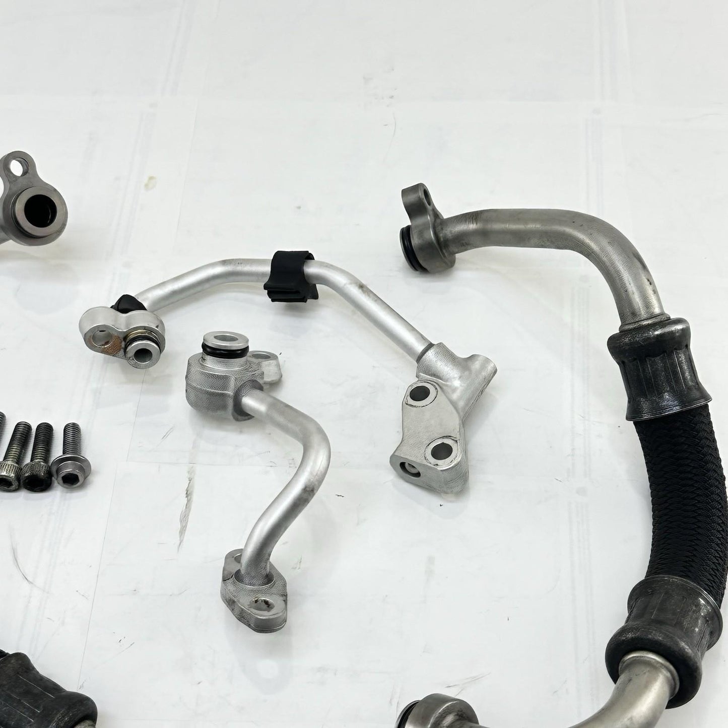2016 - 2019 YAMAHA YZF R1 OIL COOLER LINES RADIATOR PIPES HOSES ENGINE MOTOR SET