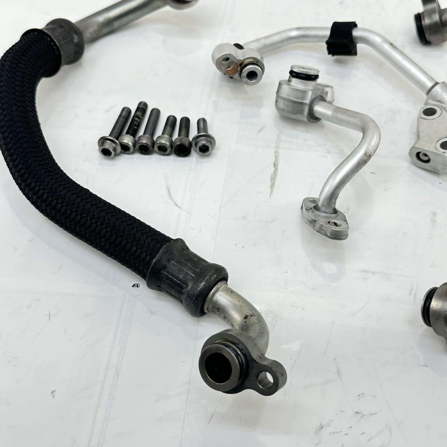 2016 - 2019 YAMAHA YZF R1 OIL COOLER LINES RADIATOR PIPES HOSES ENGINE MOTOR SET