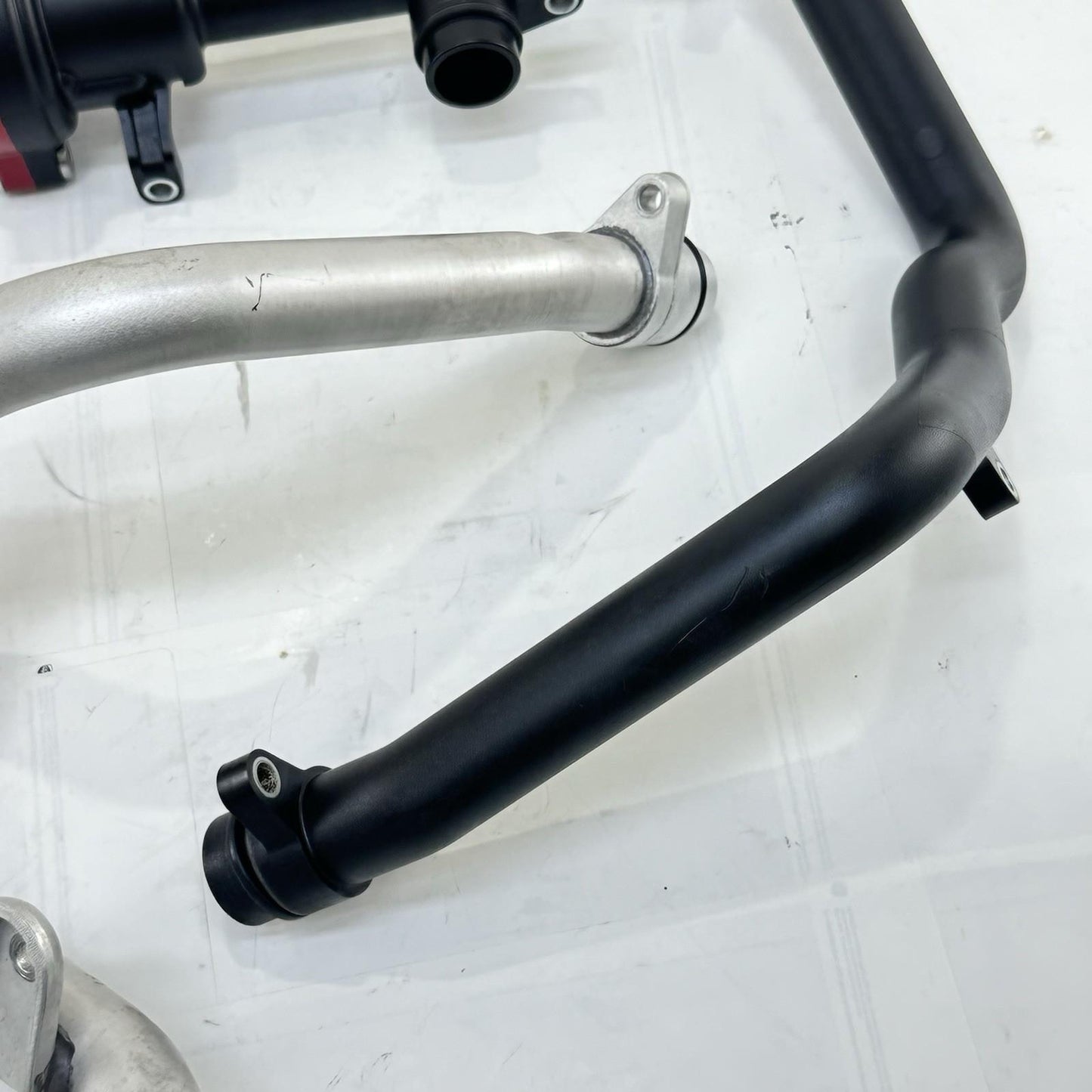 2016 - 2019 YAMAHA YZF R1 WATER PUMP HOSES COOLANT LINES PIPES ENGINE MOTOR SET