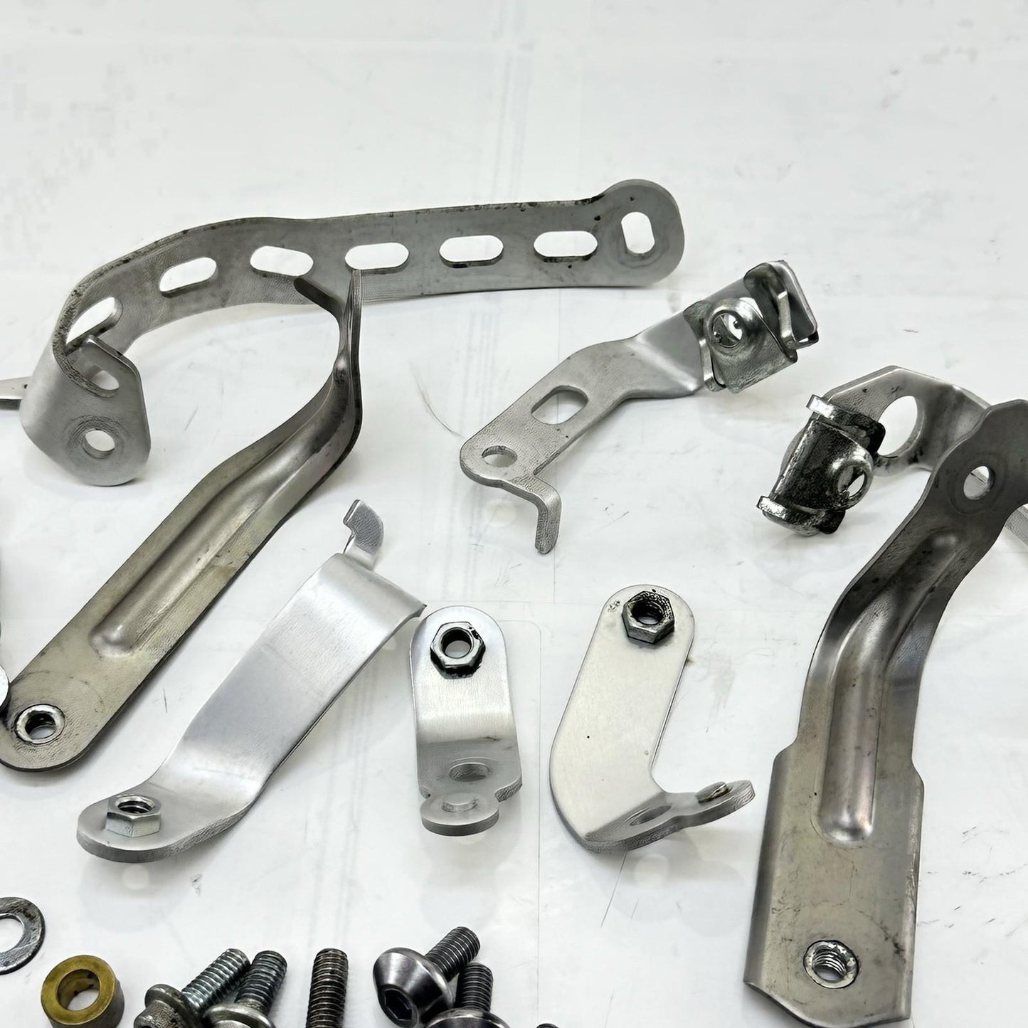 2016 - 2019 YAMAHA YZF R1 RADIATOR BRACKETS HARDWARE MOUNTING SCREWS BOLTS SET