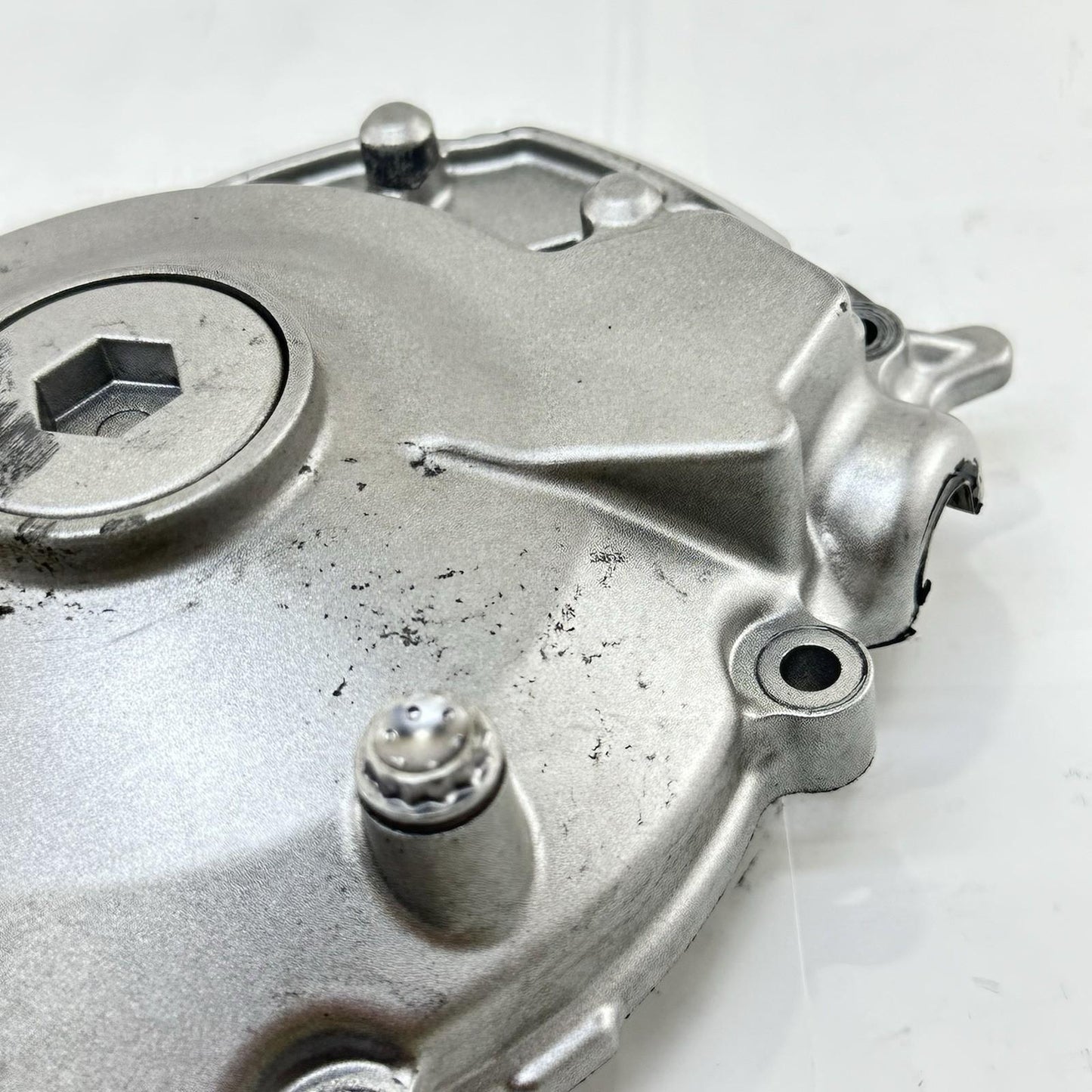 2016 - 2019 YAMAHA YZF R1 STATOR COVER MAGNETO GENERATOR ENGINE MOTOR SIDE PANEL