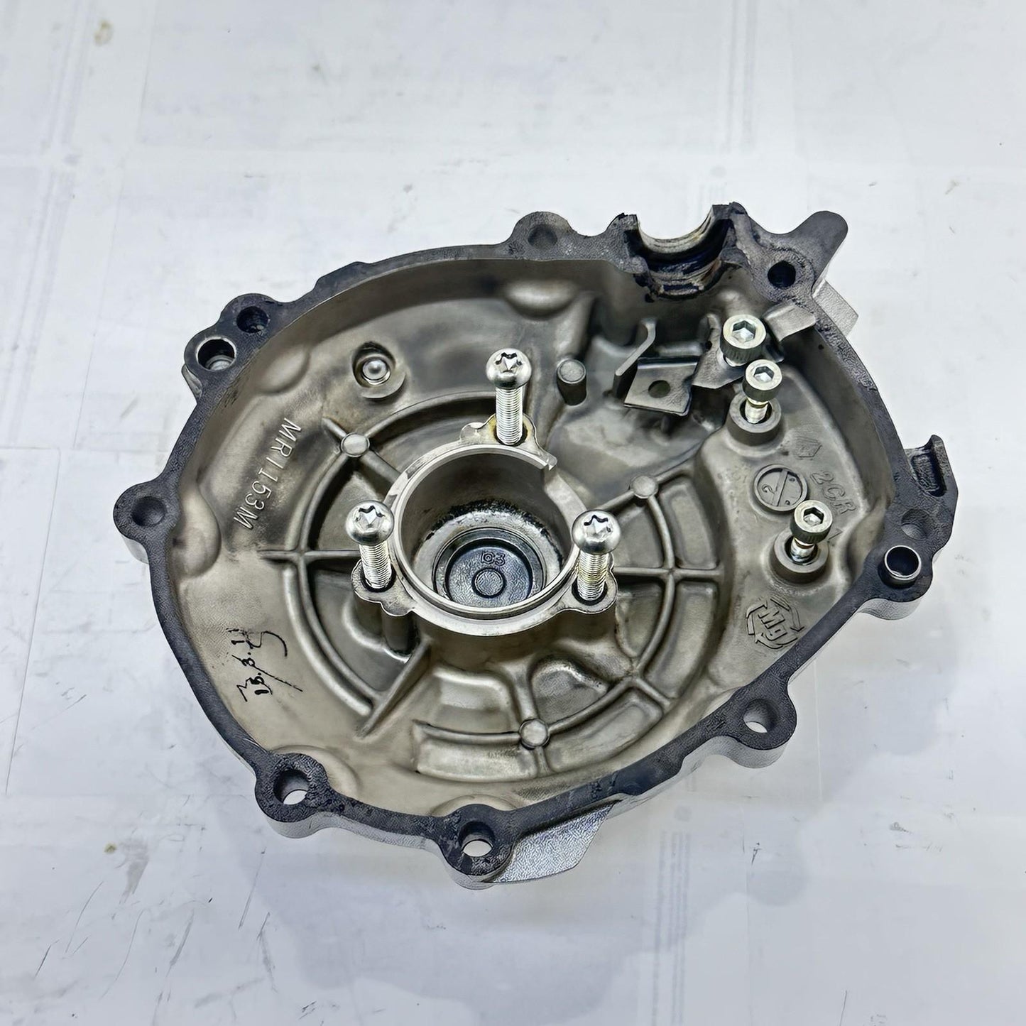 2016 - 2019 YAMAHA YZF R1 STATOR COVER MAGNETO GENERATOR ENGINE MOTOR SIDE PANEL