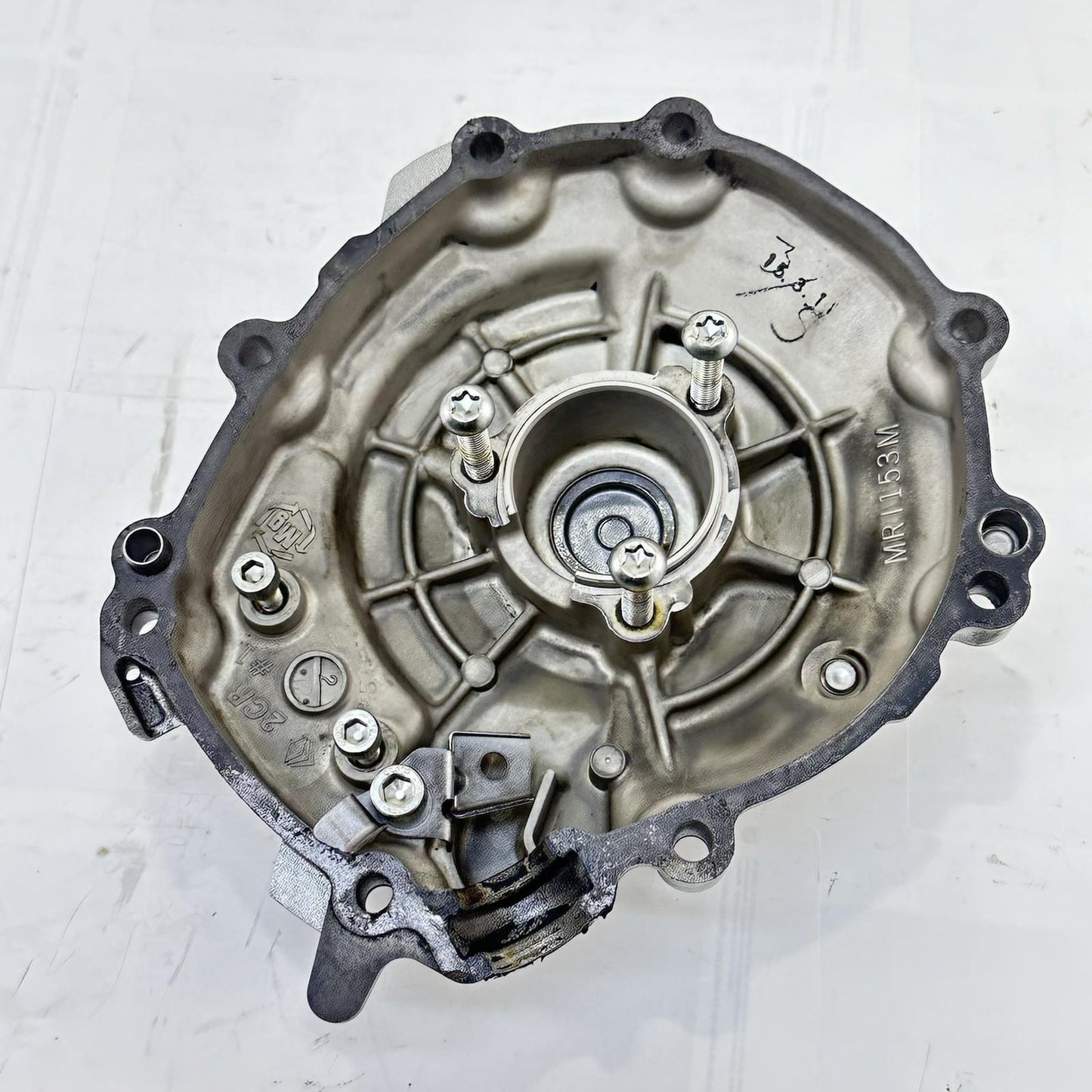 2016 - 2019 YAMAHA YZF R1 STATOR COVER MAGNETO GENERATOR ENGINE MOTOR SIDE PANEL