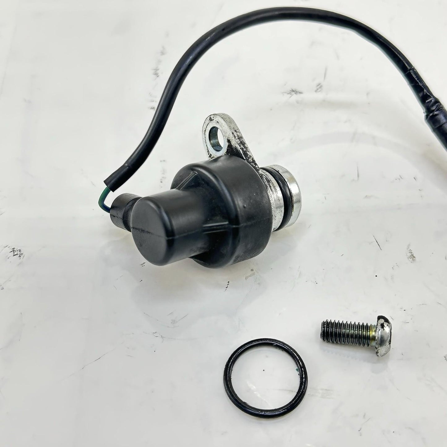 2016 - 2019 YAMAHA YZF R1 OIL PRESSURE SENSOR ENGINE MOTOR SWITCH GUAGE STOCK