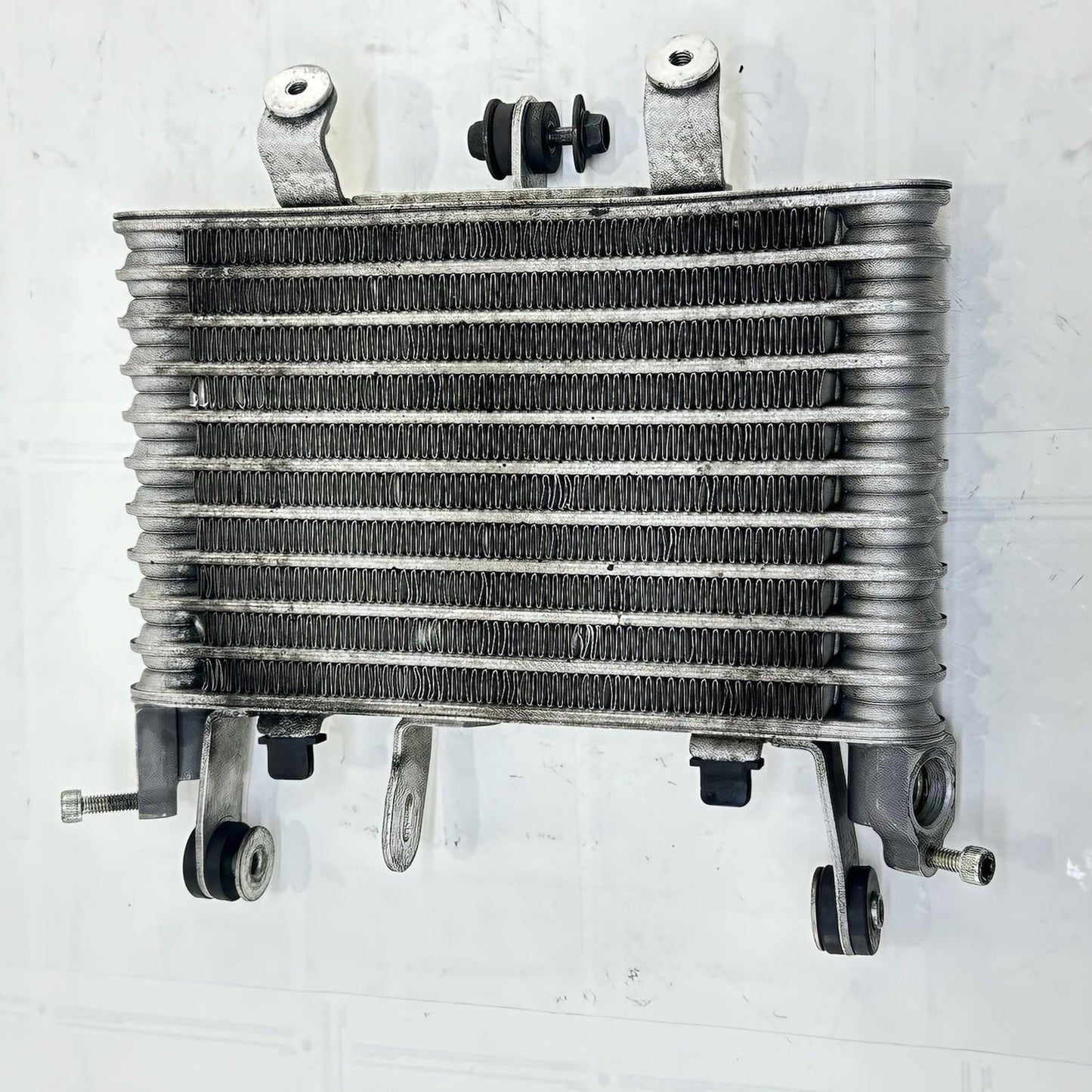 2016 - 2019 YAMAHA YZF R1 LOWER RADIATOR OIL COOLER ENGINE MOTOR COOLING STOCK