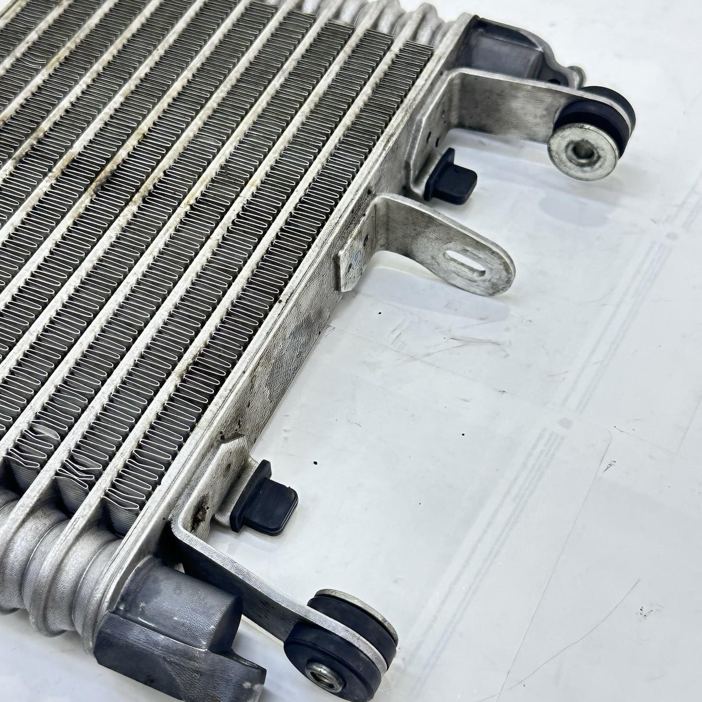 2016 - 2019 YAMAHA YZF R1 LOWER RADIATOR OIL COOLER ENGINE MOTOR COOLING STOCK