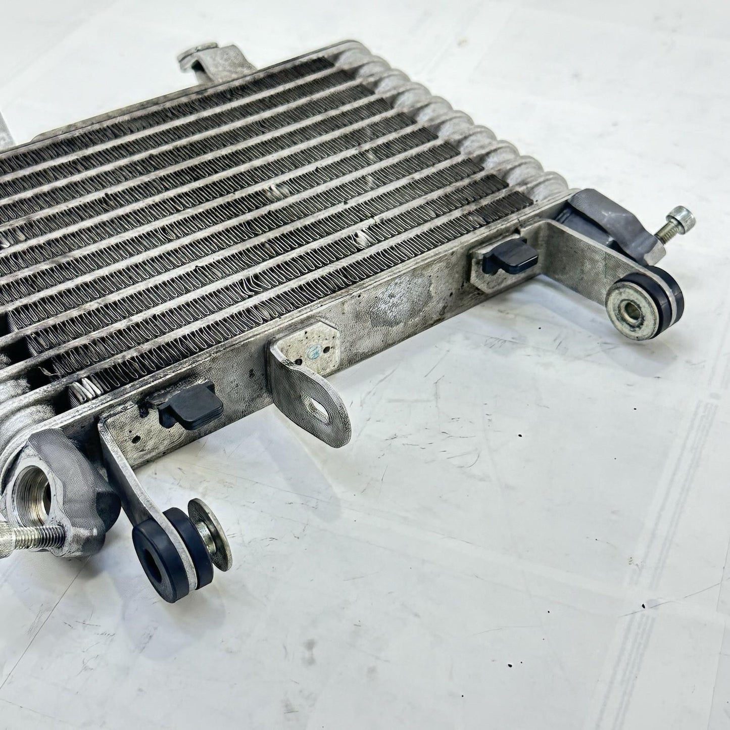 2016 - 2019 YAMAHA YZF R1 LOWER RADIATOR OIL COOLER ENGINE MOTOR COOLING STOCK