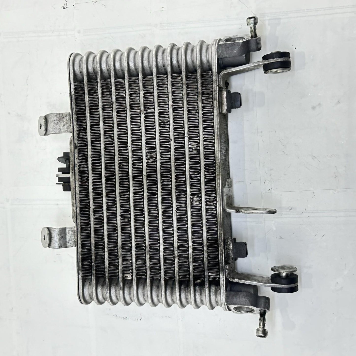 2016 - 2019 YAMAHA YZF R1 LOWER RADIATOR OIL COOLER ENGINE MOTOR COOLING STOCK