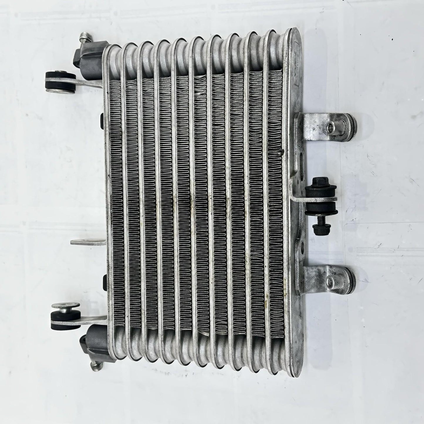 2016 - 2019 YAMAHA YZF R1 LOWER RADIATOR OIL COOLER ENGINE MOTOR COOLING STOCK