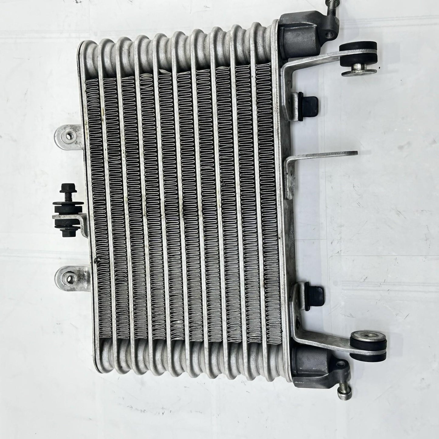 2016 - 2019 YAMAHA YZF R1 LOWER RADIATOR OIL COOLER ENGINE MOTOR COOLING STOCK