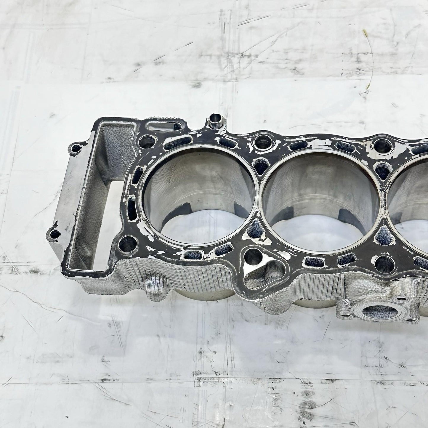 2016 - 2019 YAMAHA YZF R1 CYLINDER JUG ENGINE MOTOR PISTON WALLS STOCK