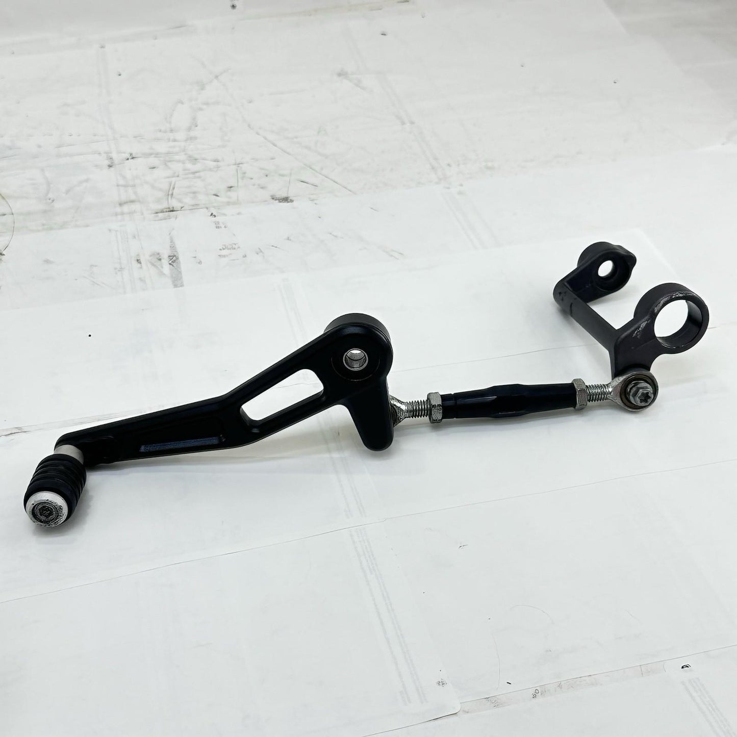 2017 - 2019 KTM 1290 SUPER DUKE R LEFT FOOT SHIFTER PEDAL GEAR LEVER LEG LINKAGE
