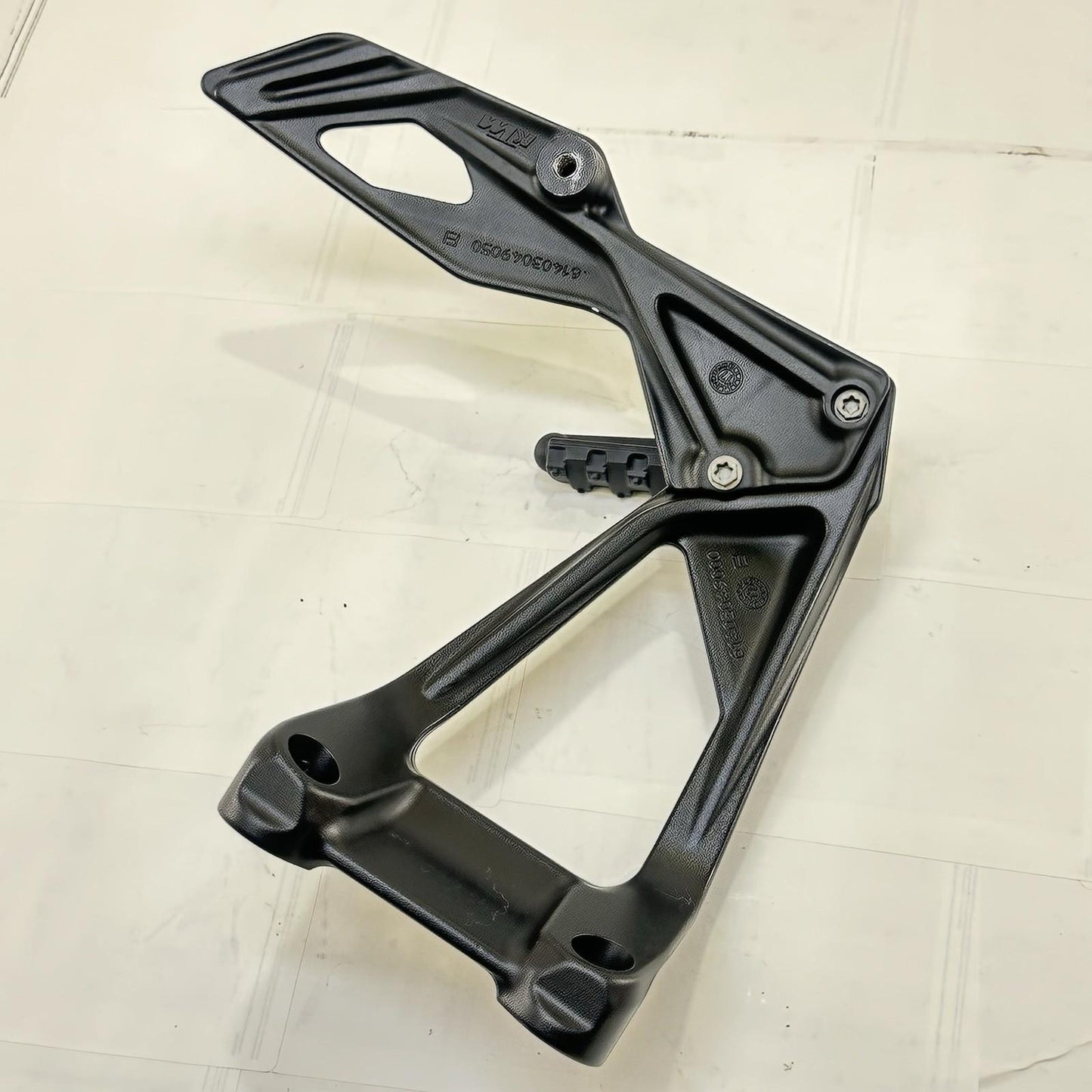 2017 - 2019 KTM 1290 SUPER DUKE R PASSENGER PEGS REAR FOOT LEG REST BRACKETS SET